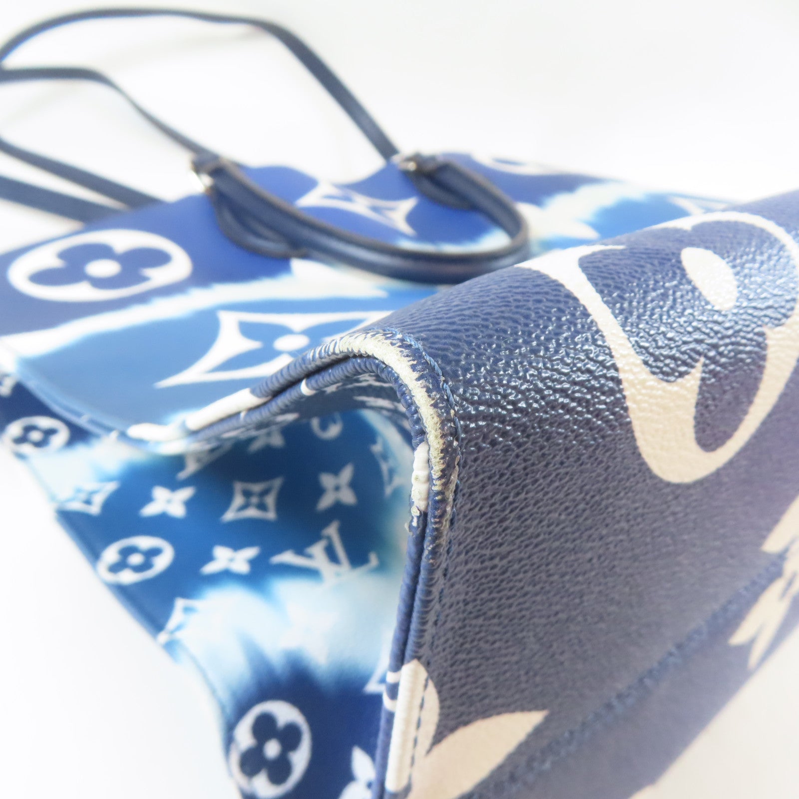 LOUIS VUITTON 【激減優惠】Monogram Escale OnTheGo GM銀扣手挽肩背兩用袋藍色/白色