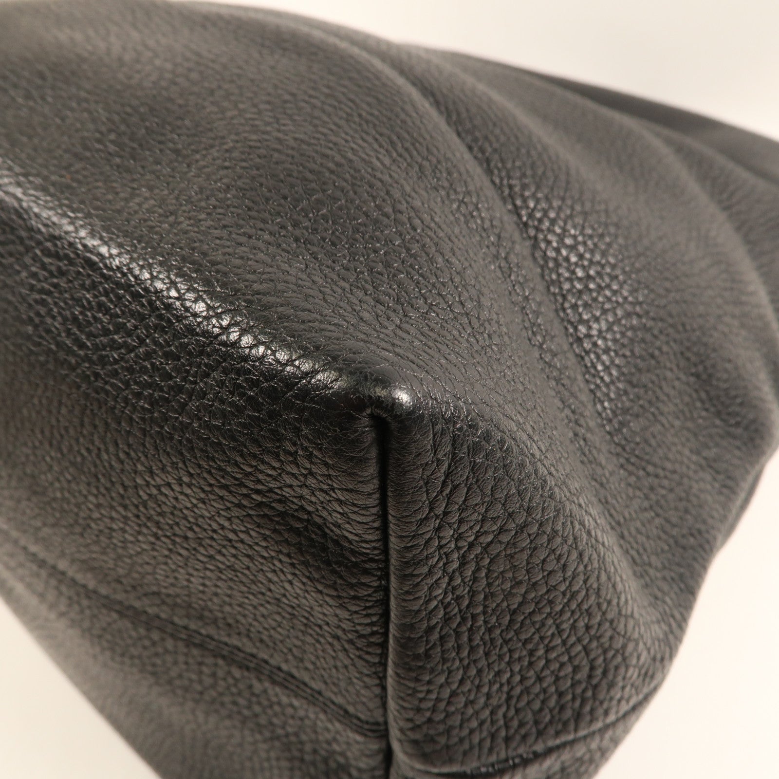 BURBERRY 牛皮皮革Hand Bag金扣手挽袋黑色