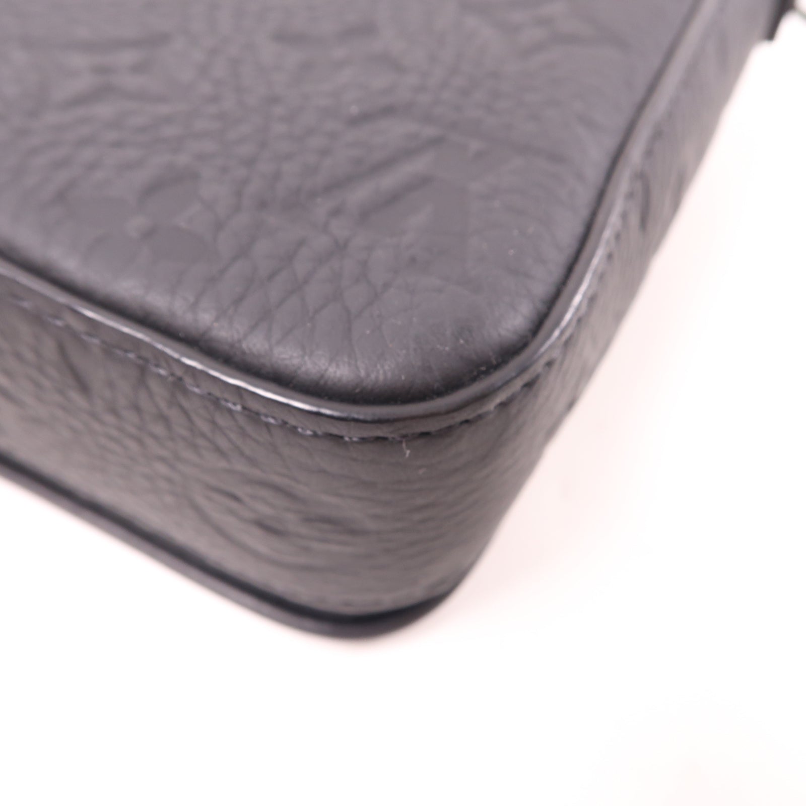 LOUIS VUITTON Monogram Taurillon S-Lock肩背袋黑色