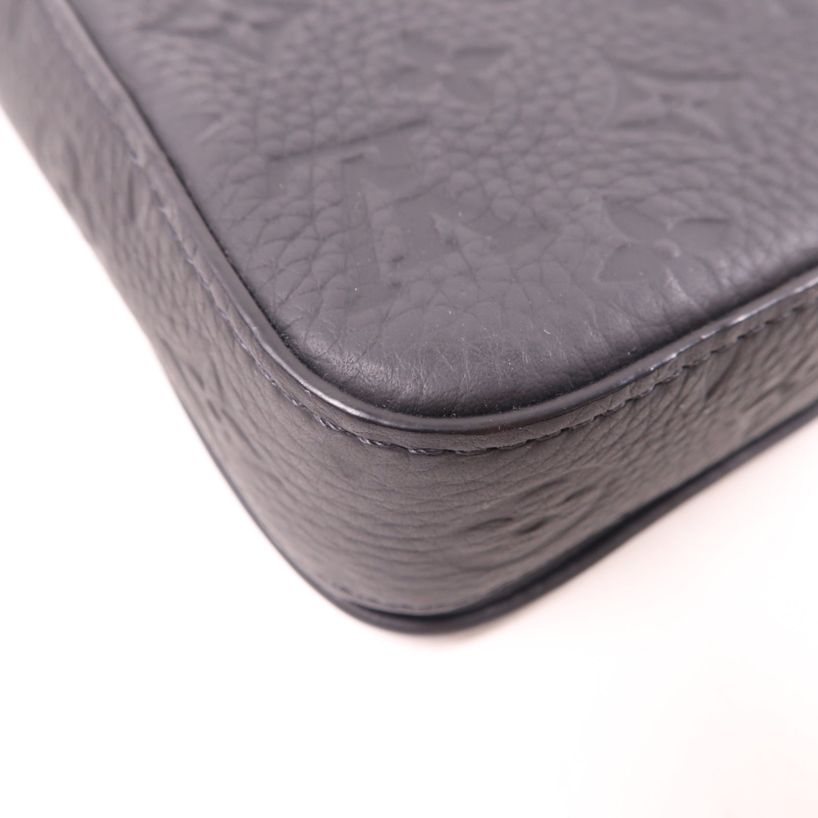 LOUIS VUITTON Monogram Taurillon S-Lock肩背袋黑色