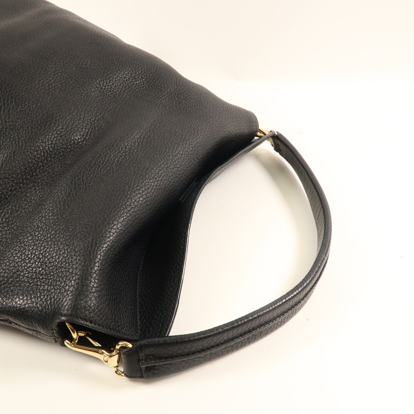 BURBERRY 牛皮皮革Hand Bag金扣手挽袋黑色