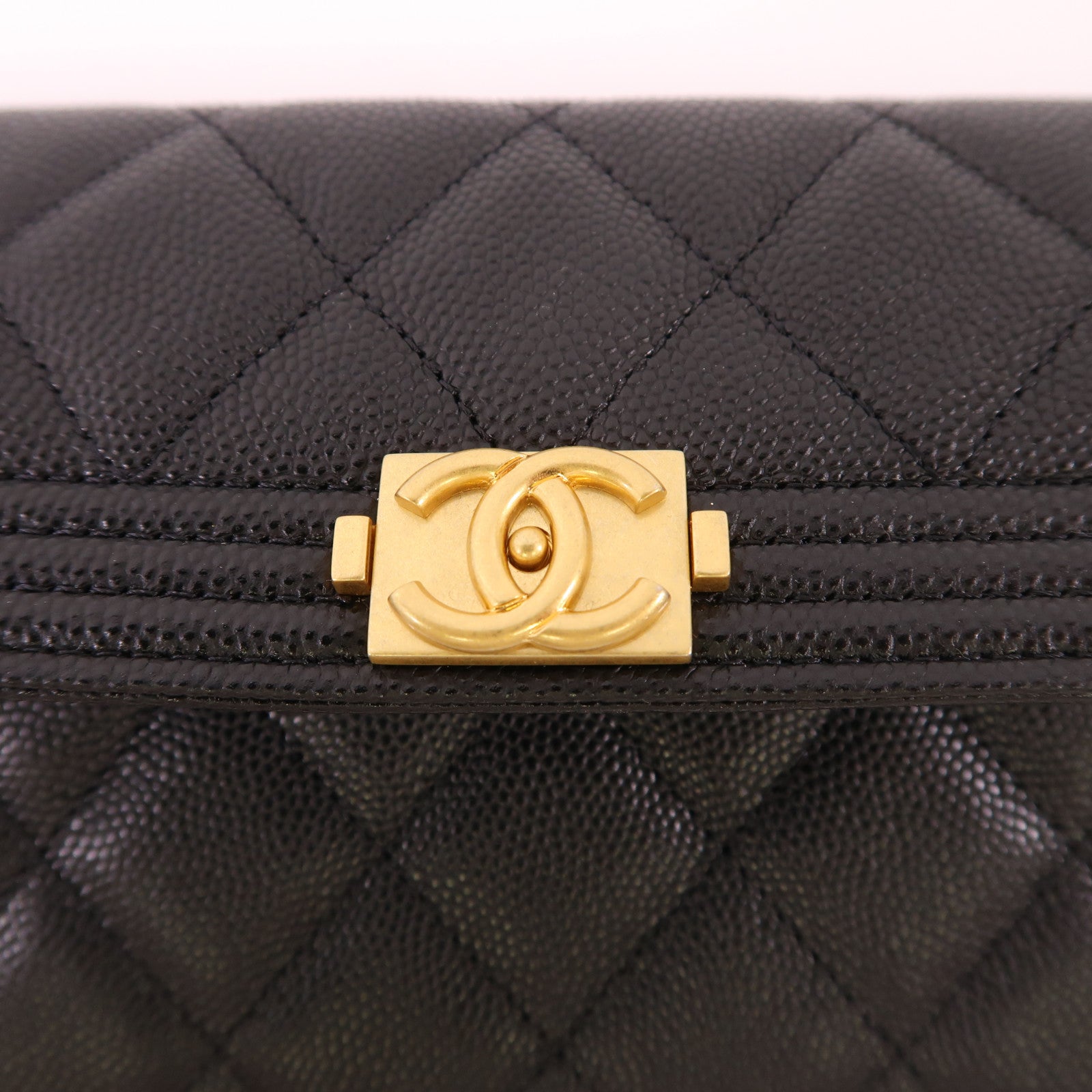 CHANEL 牛皮皮革Boy Long Wallet金扣長錢包