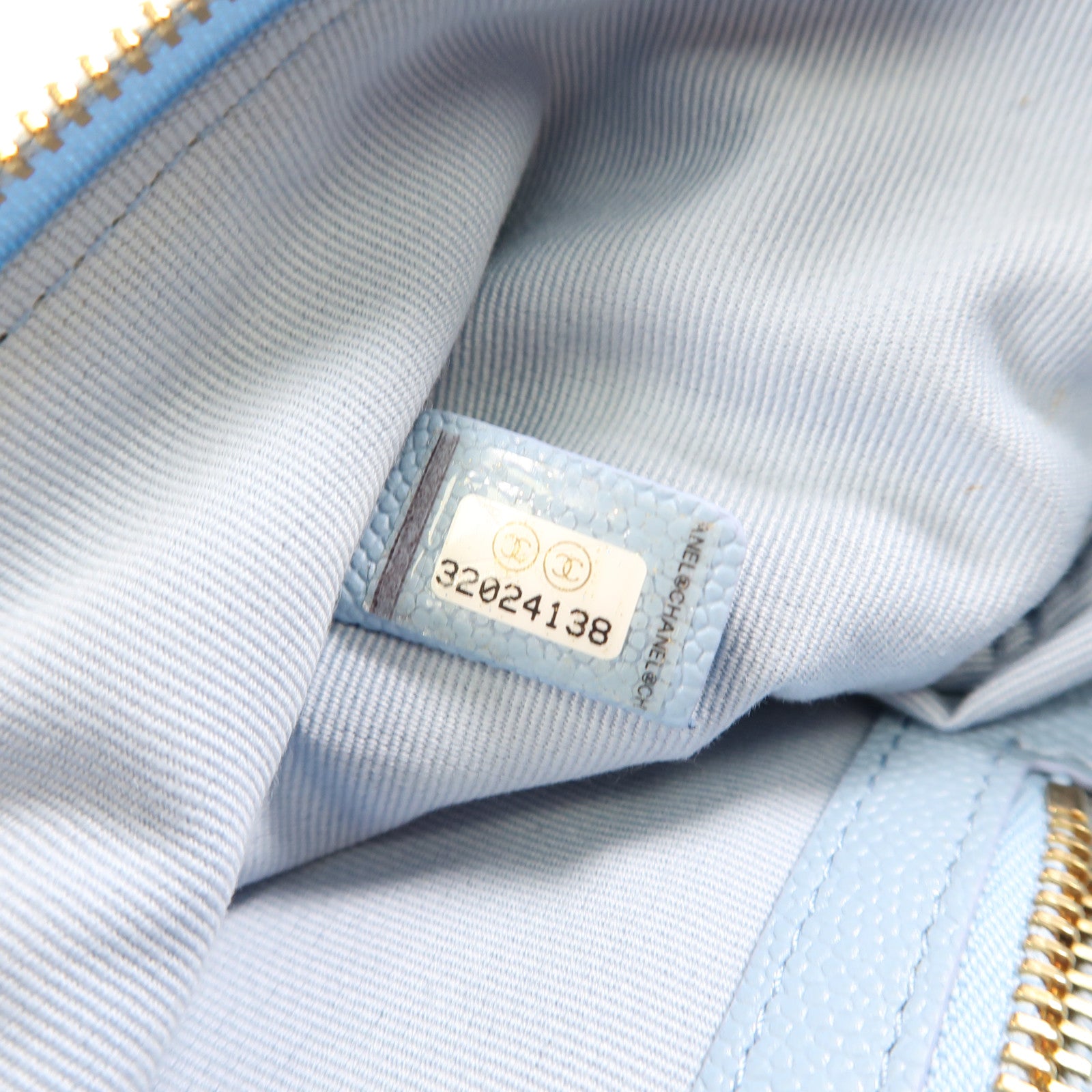 CHANEL 牛皮皮革Pouch金扣手拿包