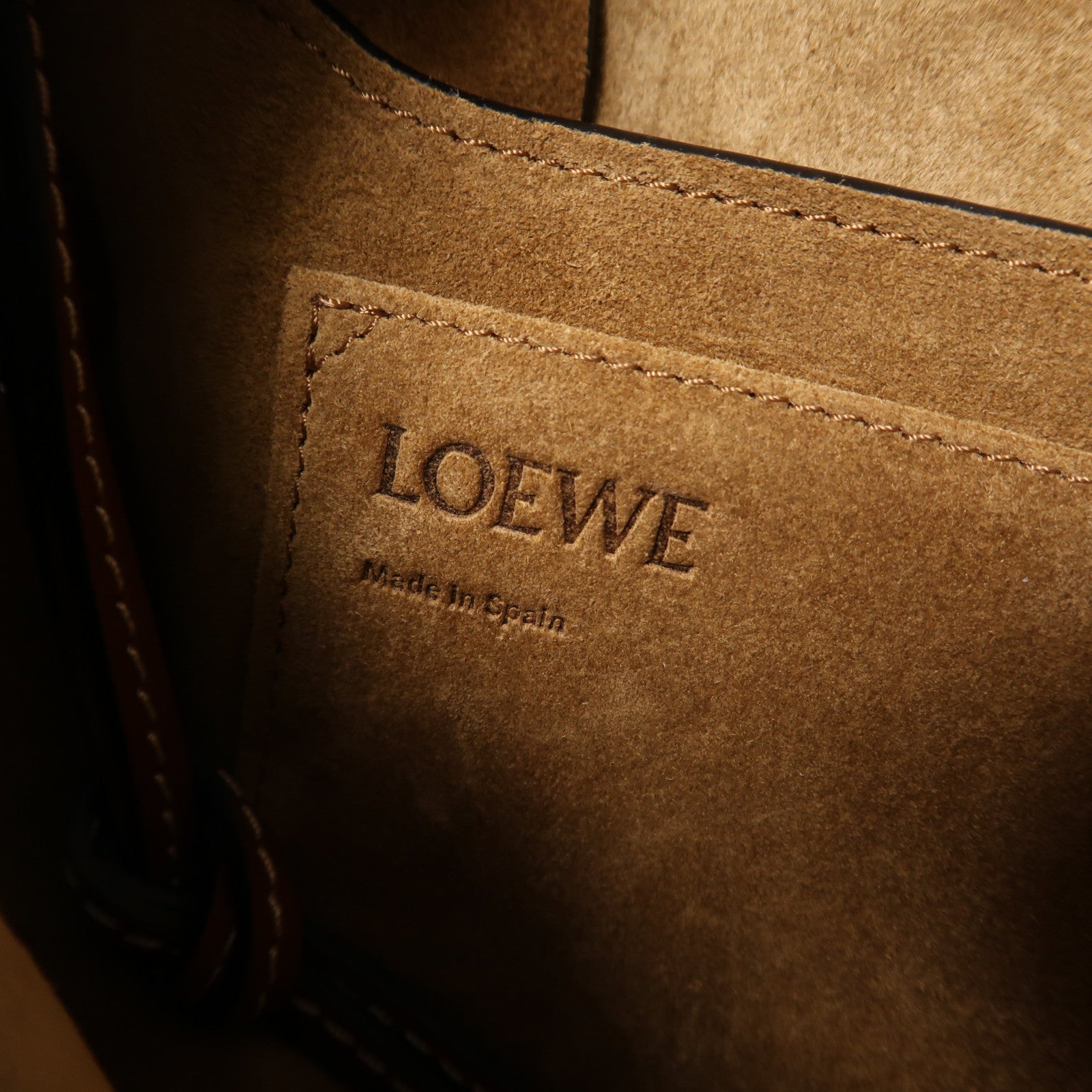 LOEWE 牛皮皮革Gate金扣肩背袋
