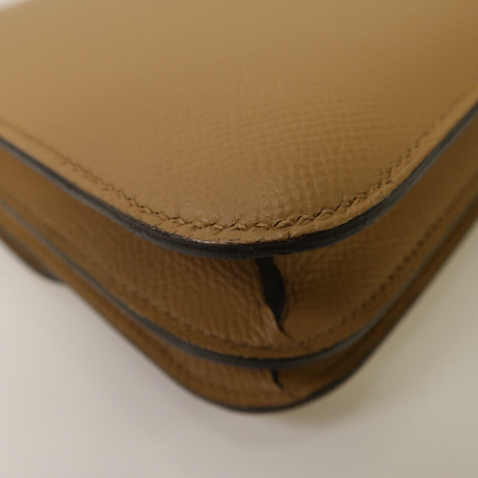 HERMES Epsom皮革Constance Mini金扣肩背袋Beige de weimar