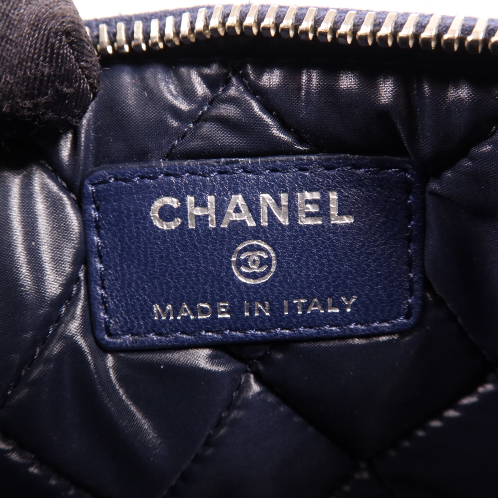 CHANEL 羊皮皮革Pouch銀扣手拿包