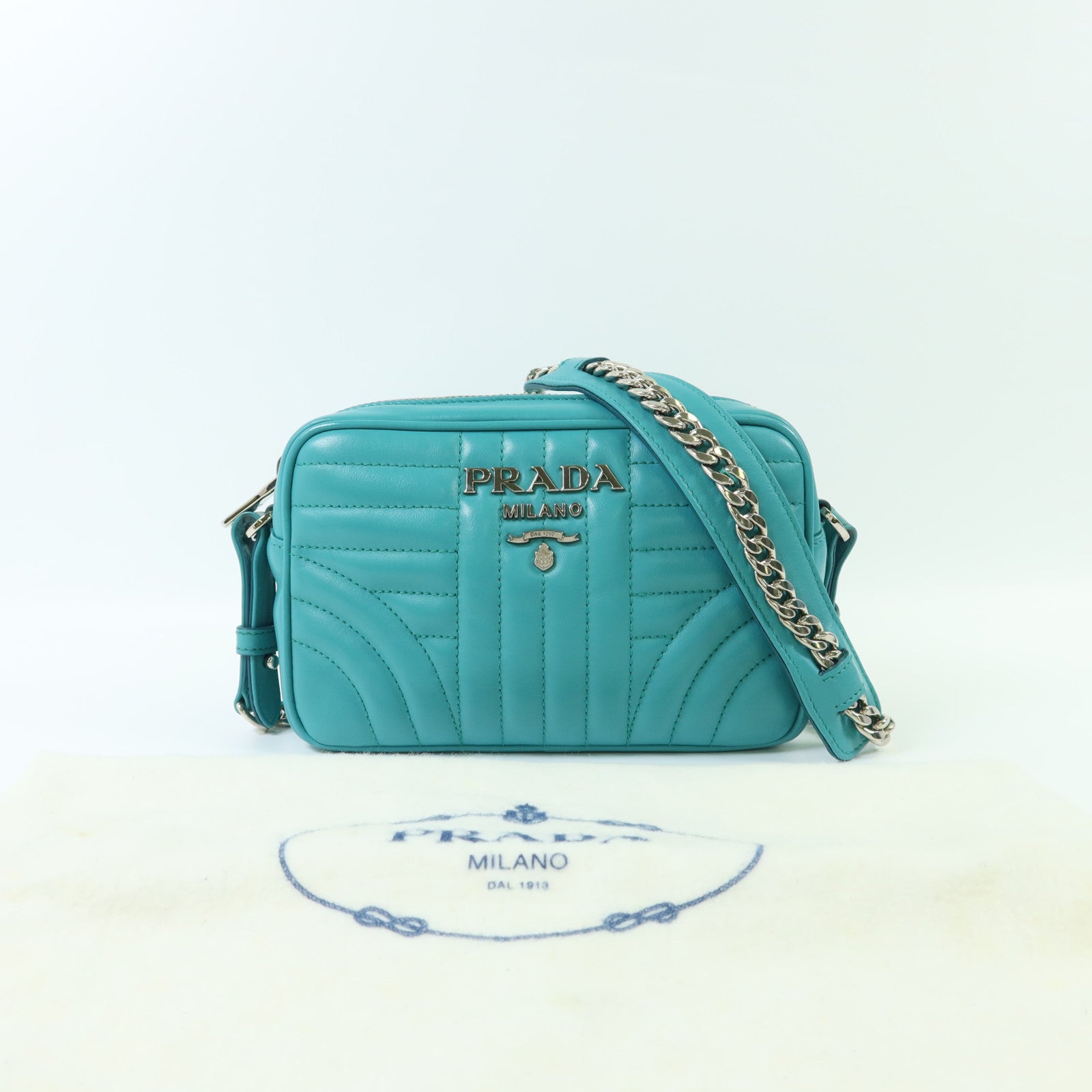 PRADA 牛皮皮革Camera Bag銀扣鏈帶肩背袋