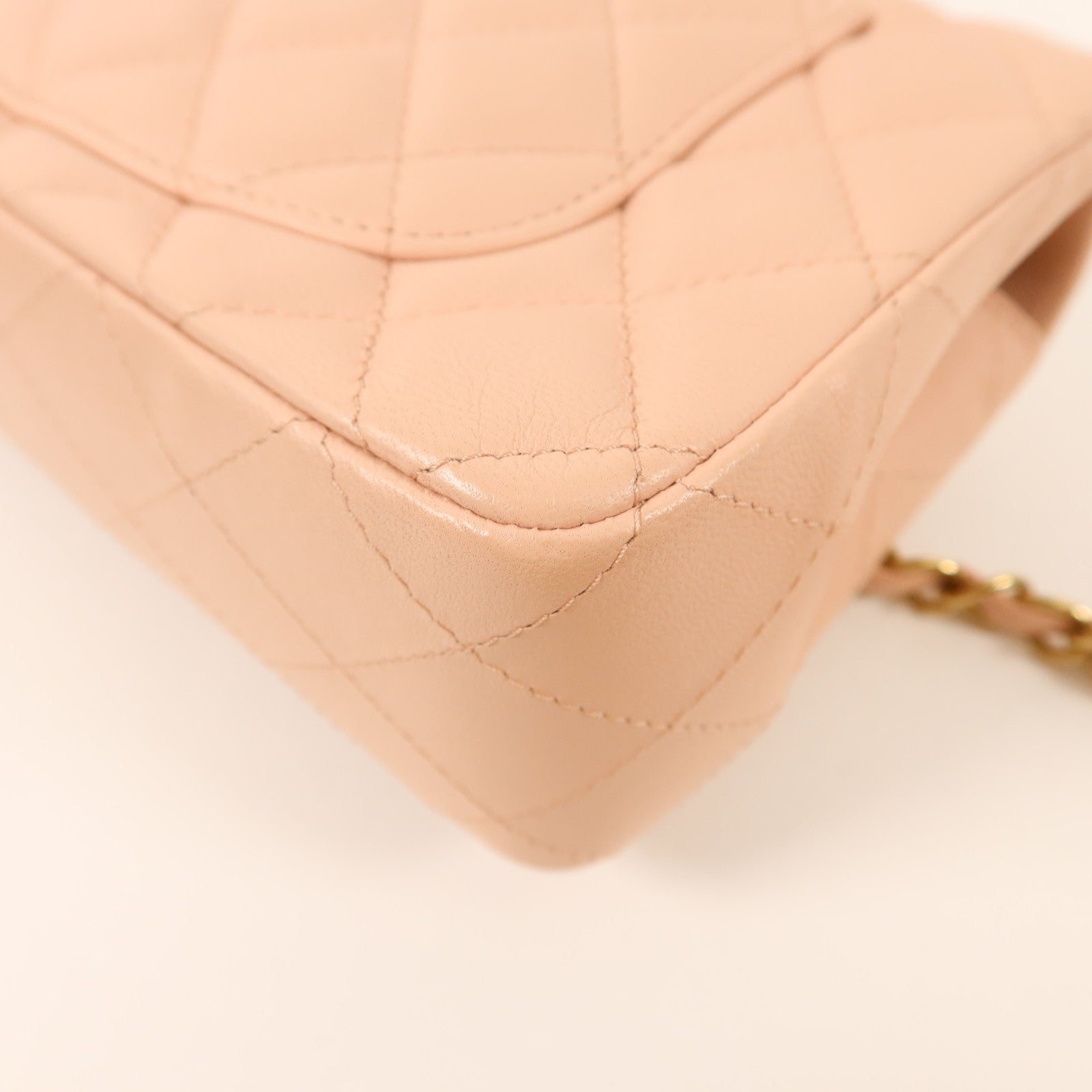 CHANEL 牛皮皮革Mini Classic 20金扣鏈帶肩背袋