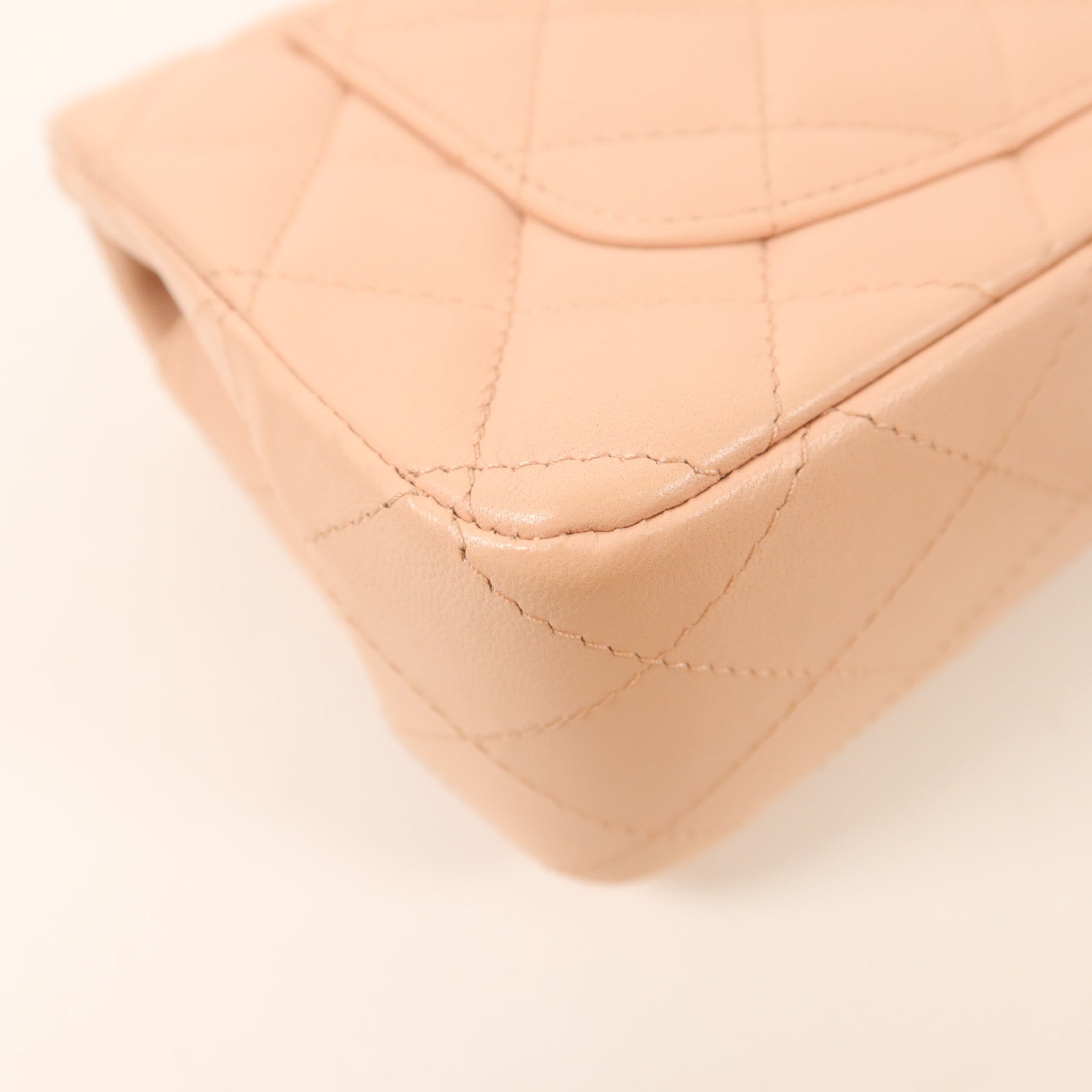 CHANEL 牛皮皮革Mini Classic 20金扣鏈帶肩背袋