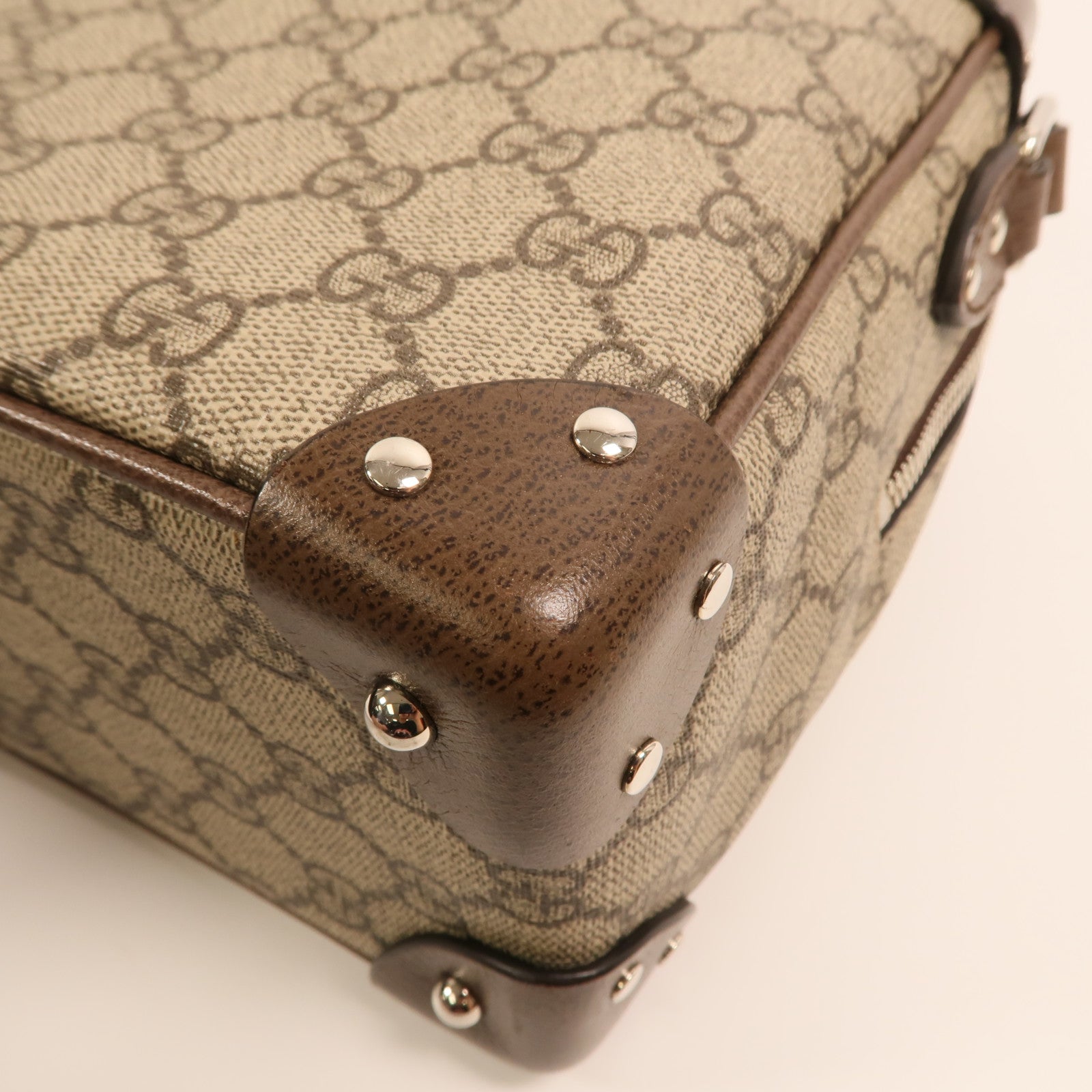 GUCCI 塗層帆布Shoulder Bag銀扣肩背袋