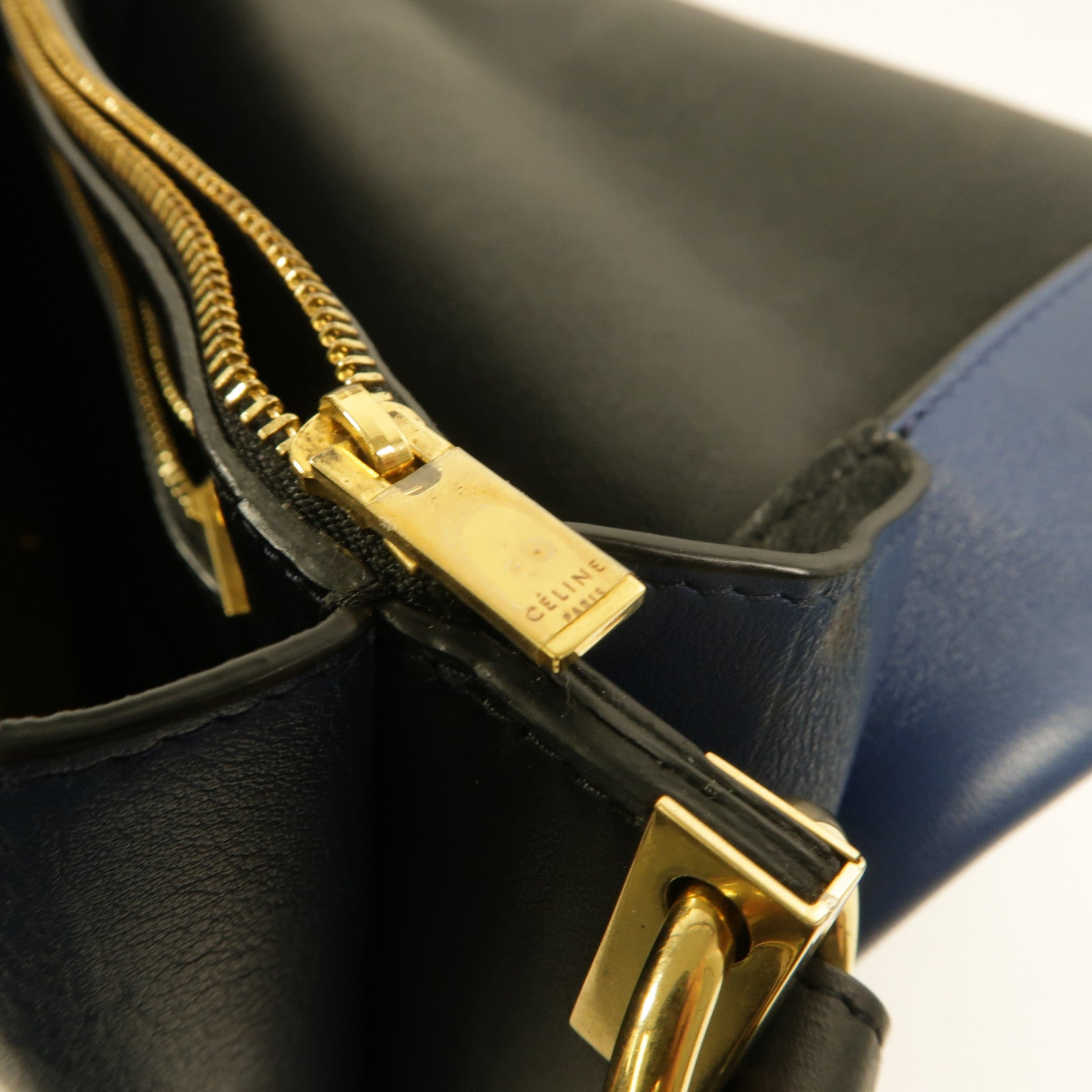CELINE 牛皮皮革Blade Flap Bag肩背袋