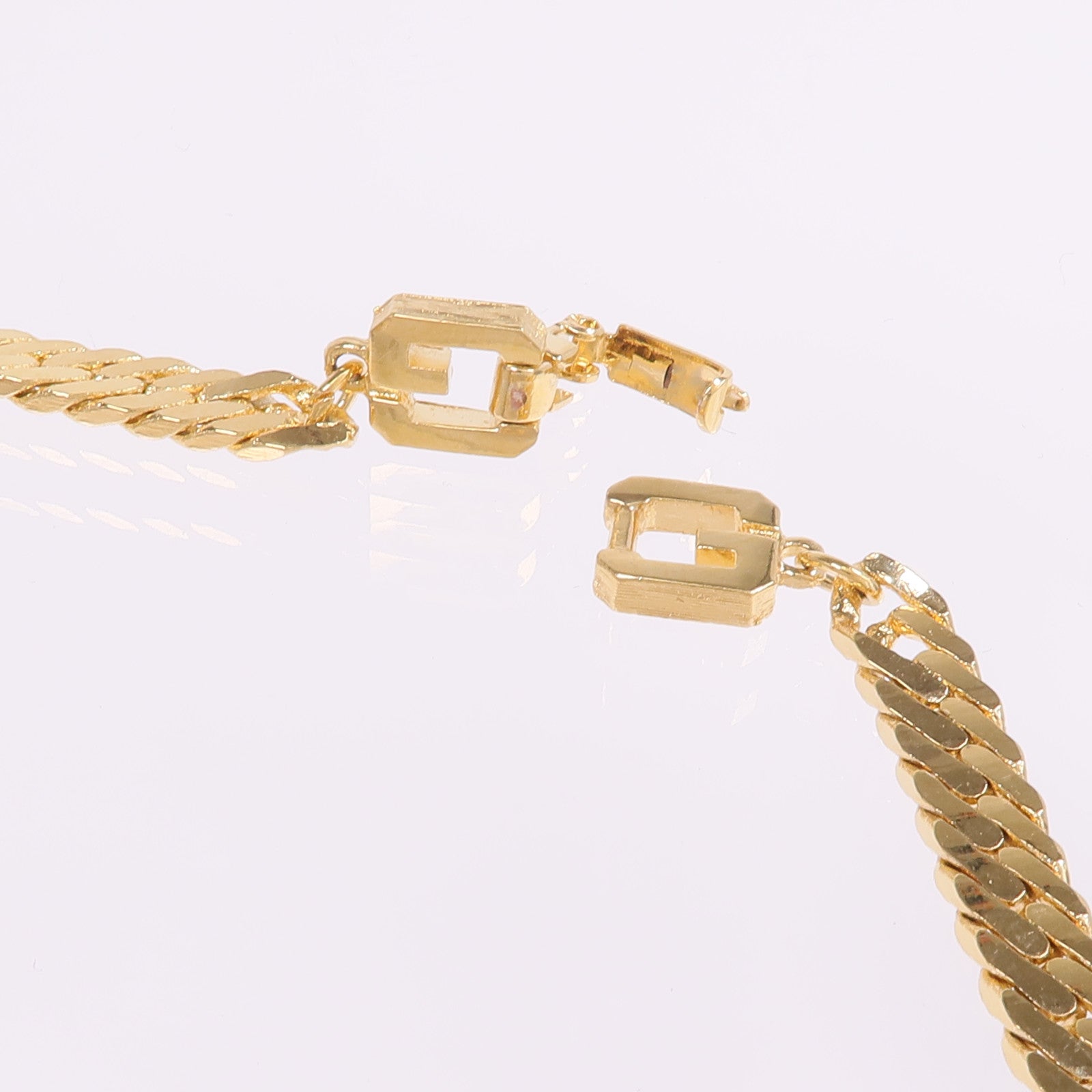 GIVENCHY 金屬/水晶Logo Crystal Necklace項鍊