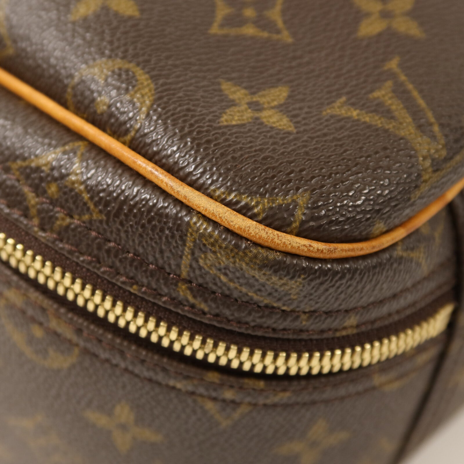 LOUIS VUITTON Monogram Excursion Shoe Case金扣手挽袋