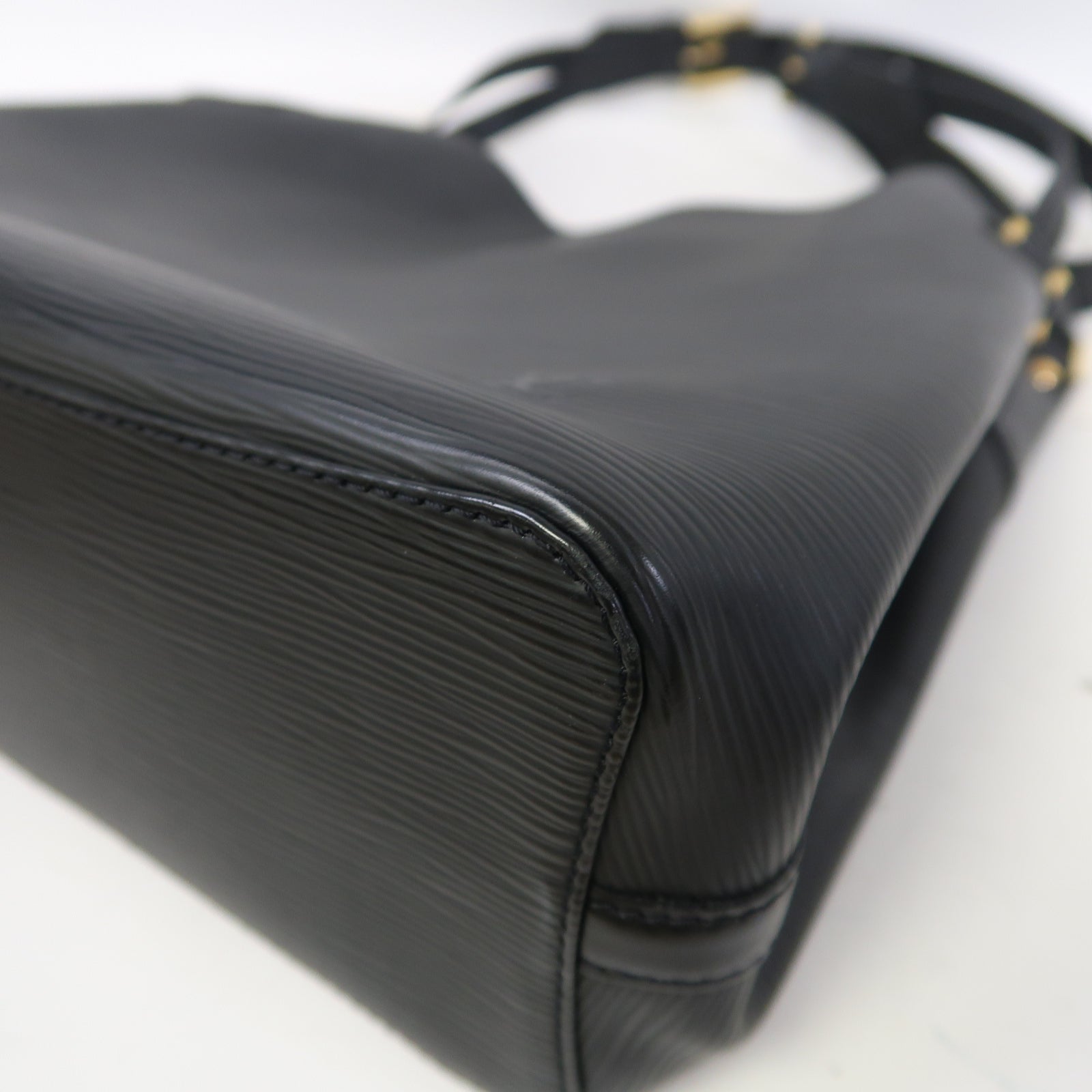 LOUIS VUITTON 【激減優惠】Epi Mandard MM金扣肩背袋黑色
