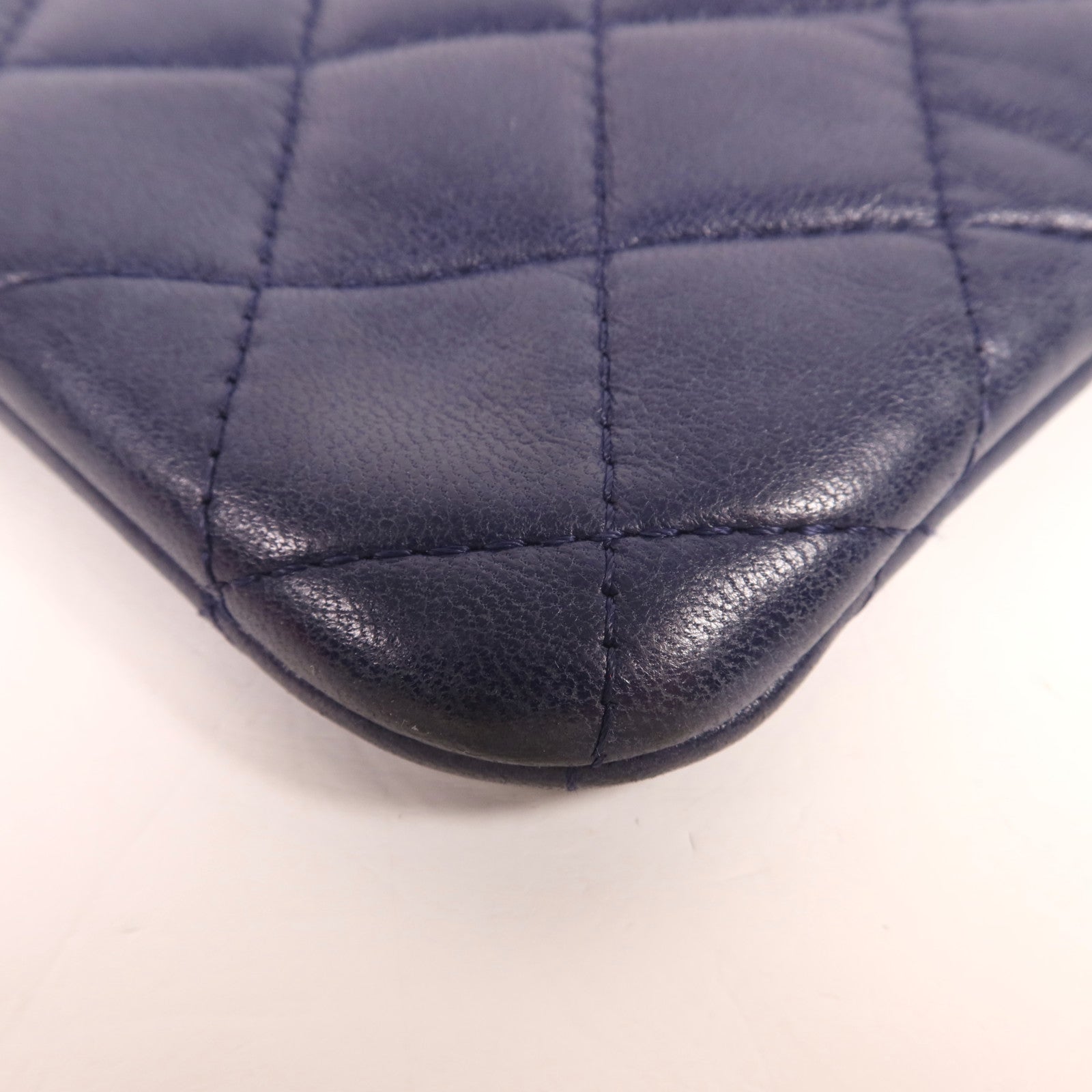 CHANEL 羊皮皮革Pouch銀扣手拿包