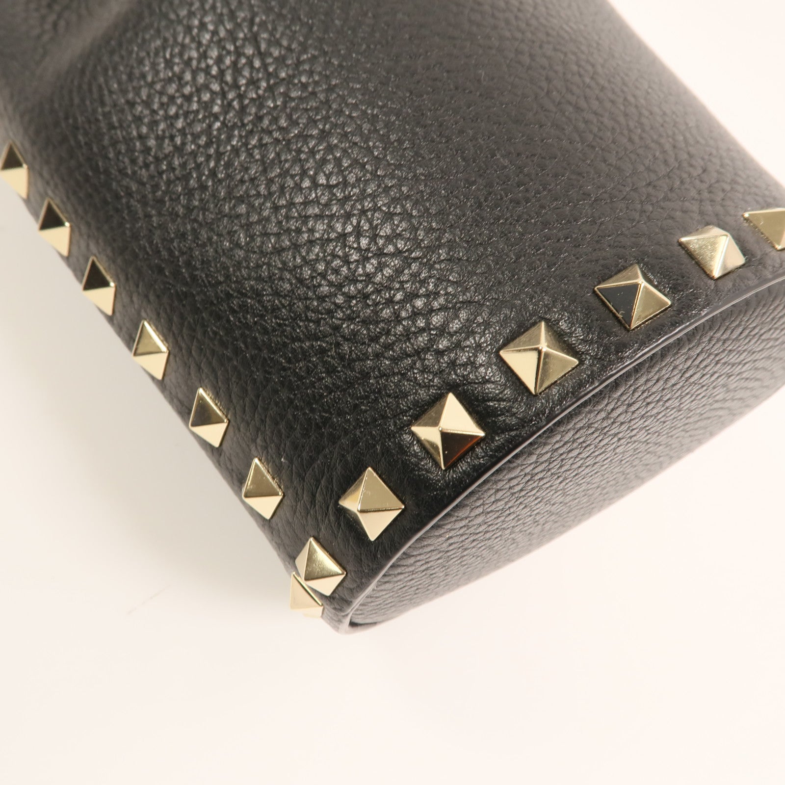 Valentino 牛皮皮革Chain Bucket Bag金扣鏈帶肩背袋