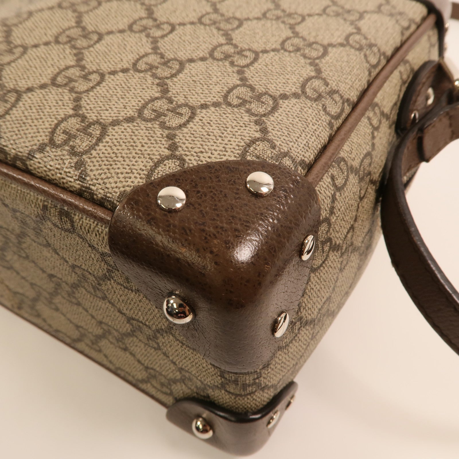GUCCI 塗層帆布Shoulder Bag銀扣肩背袋