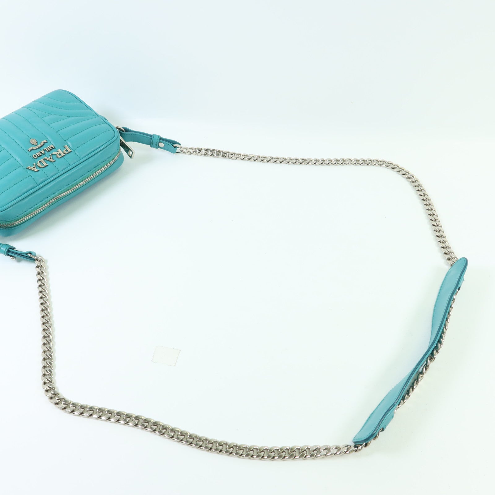 PRADA 牛皮皮革Camera Bag銀扣鏈帶肩背袋