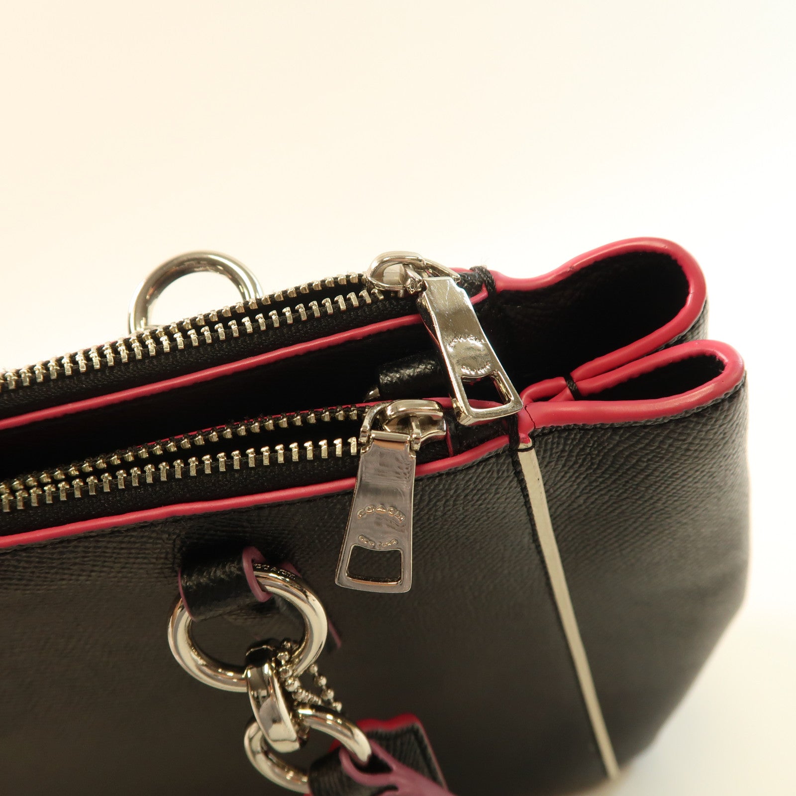 COACH 牛皮皮革Shoulder Bag銀扣肩背袋黑色