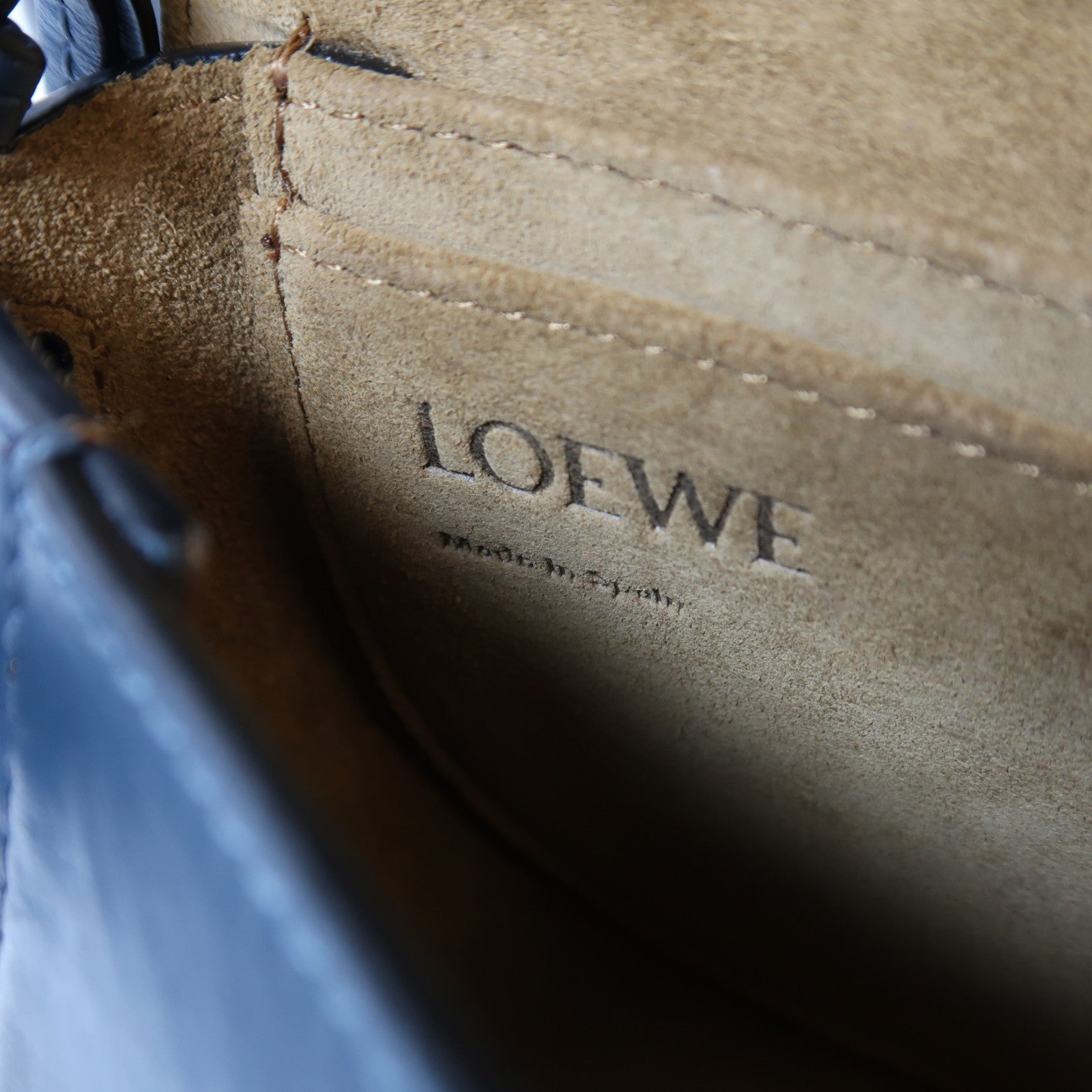 LOEWE 牛皮皮革Mini Gate金扣肩背袋深藍色