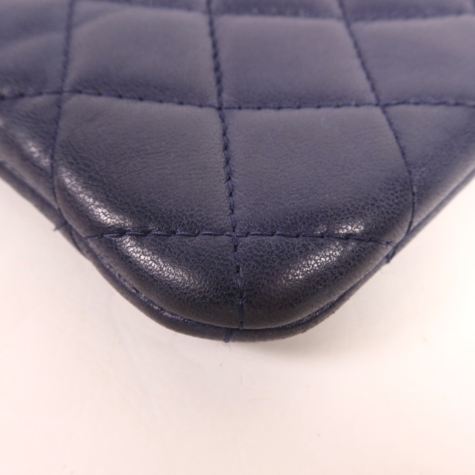 CHANEL 羊皮皮革Pouch銀扣手拿包