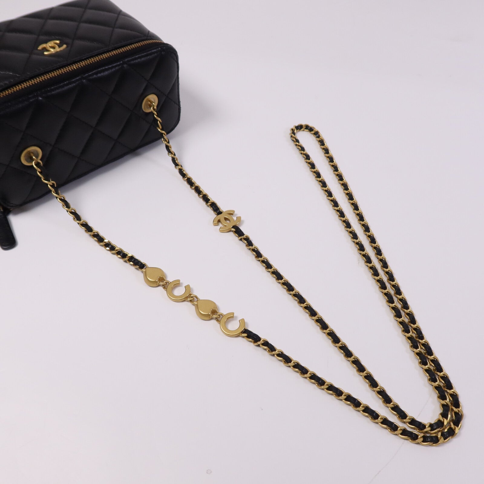 CHANEL 羊皮皮革Vanity Case金扣鏈帶肩背袋