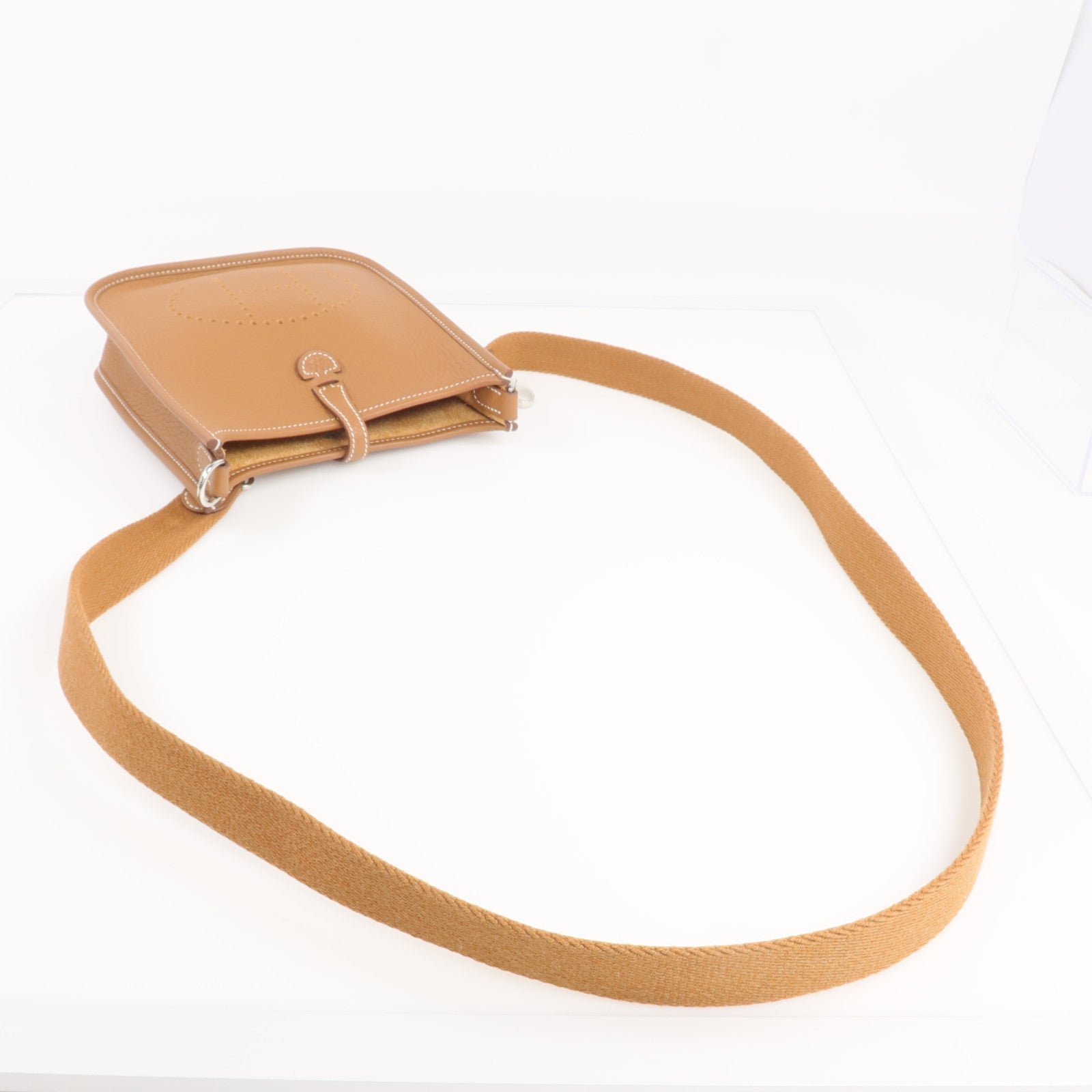 HERMES Clemence皮革Evelyne TPM銀扣肩背袋Gold