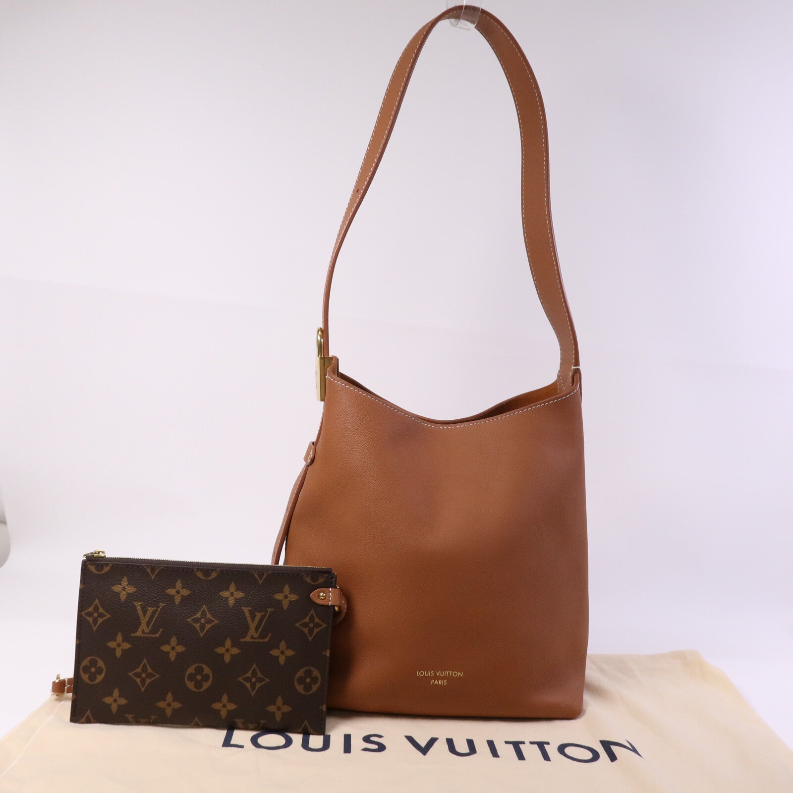 LOUIS VUITTON 牛皮皮革Low Key Hobo PM金扣肩背袋