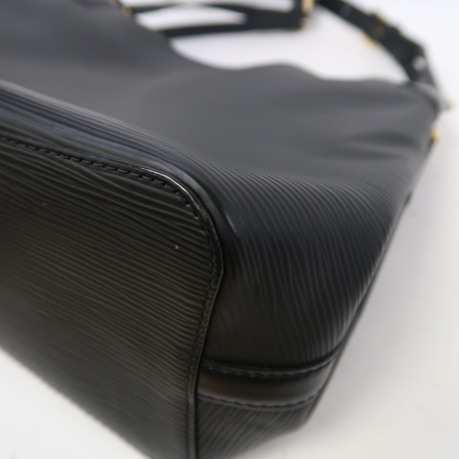 LOUIS VUITTON 【激減優惠】Epi Mandard MM金扣肩背袋黑色