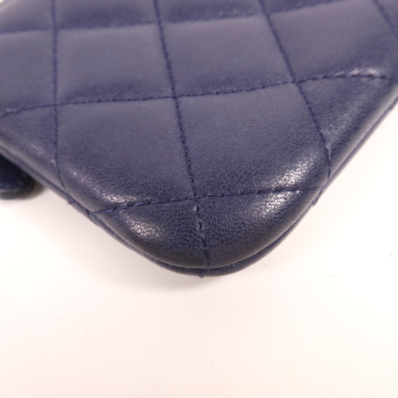 CHANEL 羊皮皮革Pouch銀扣手拿包