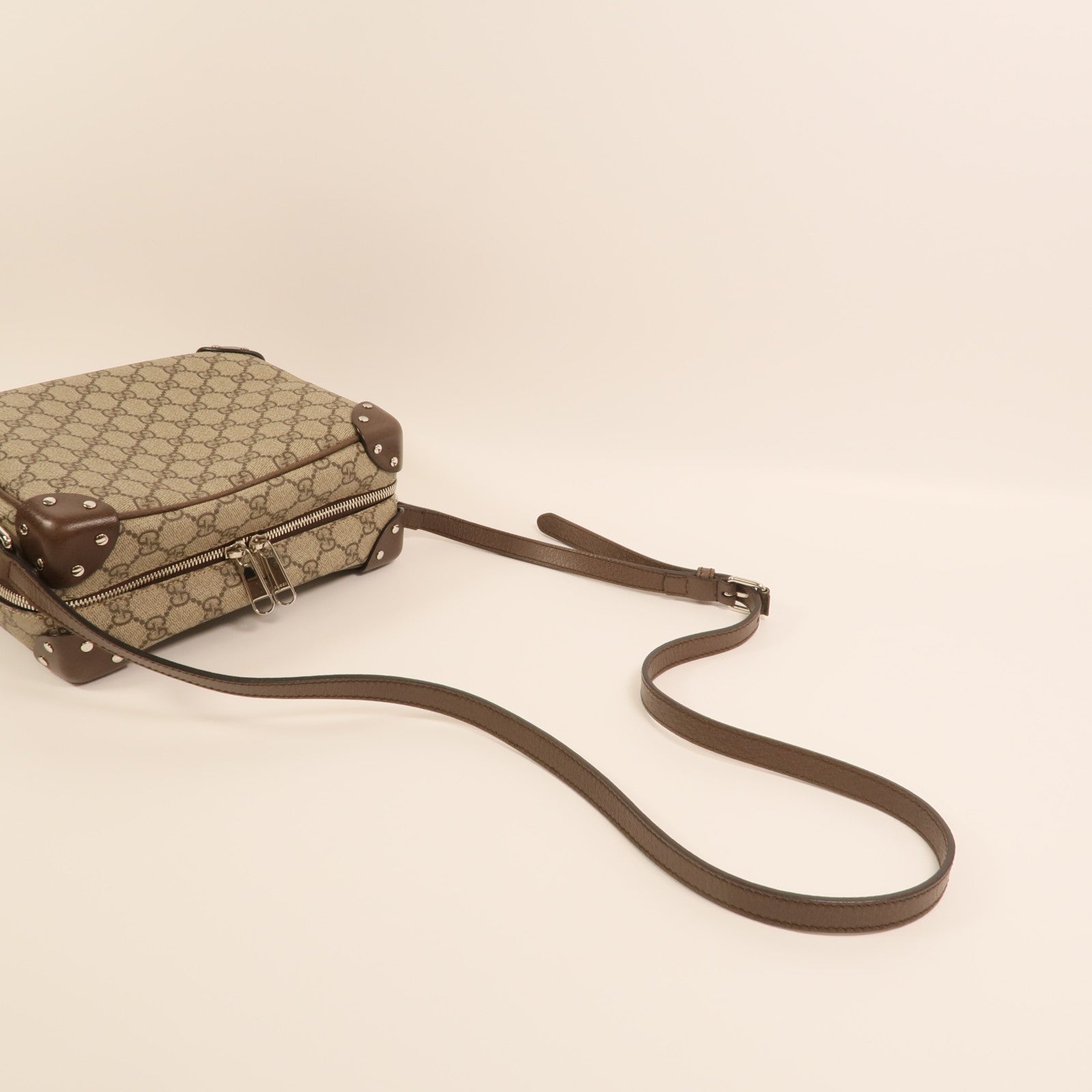 GUCCI 塗層帆布Shoulder Bag銀扣肩背袋