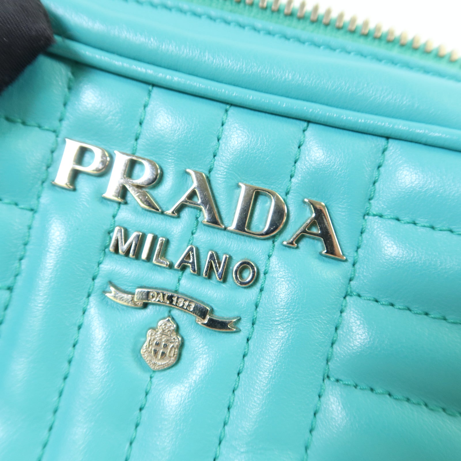 PRADA 牛皮皮革Camera Bag銀扣鏈帶肩背袋