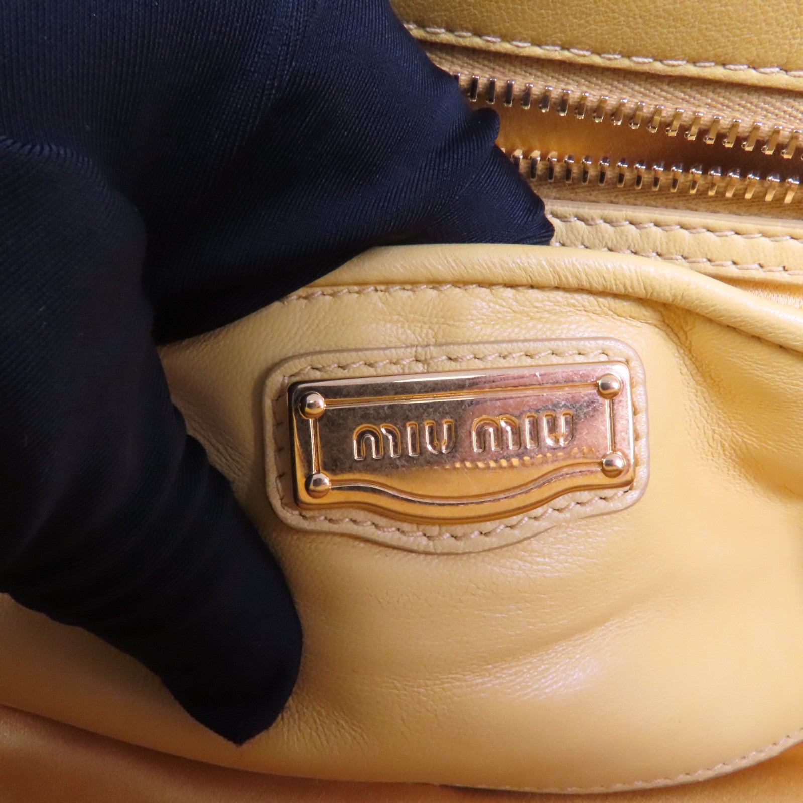 Miu Miu 羊皮皮革Matelasse Bag金扣手挽肩背兩用袋