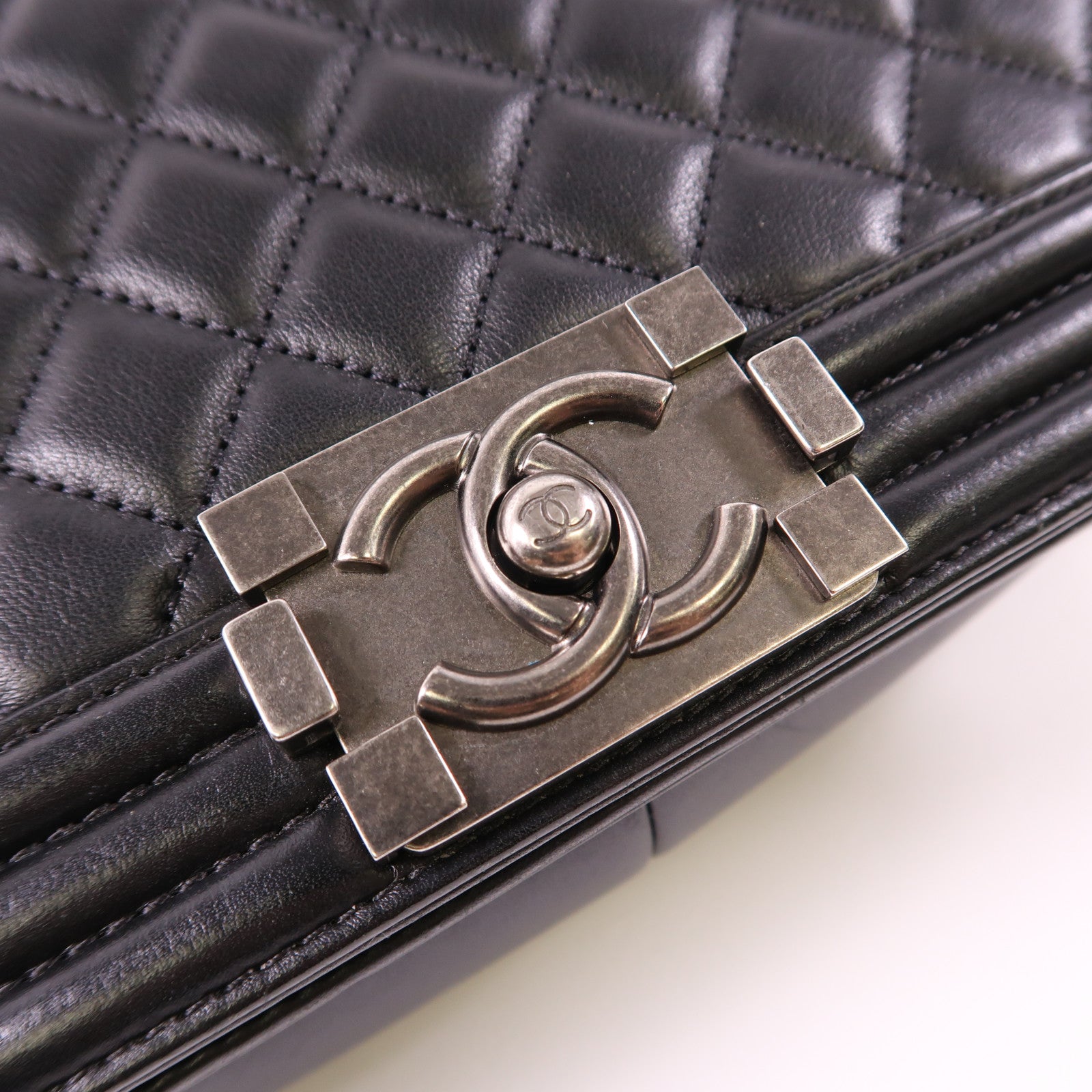 CHANEL 羊皮皮革Boy 25鏈帶肩背袋