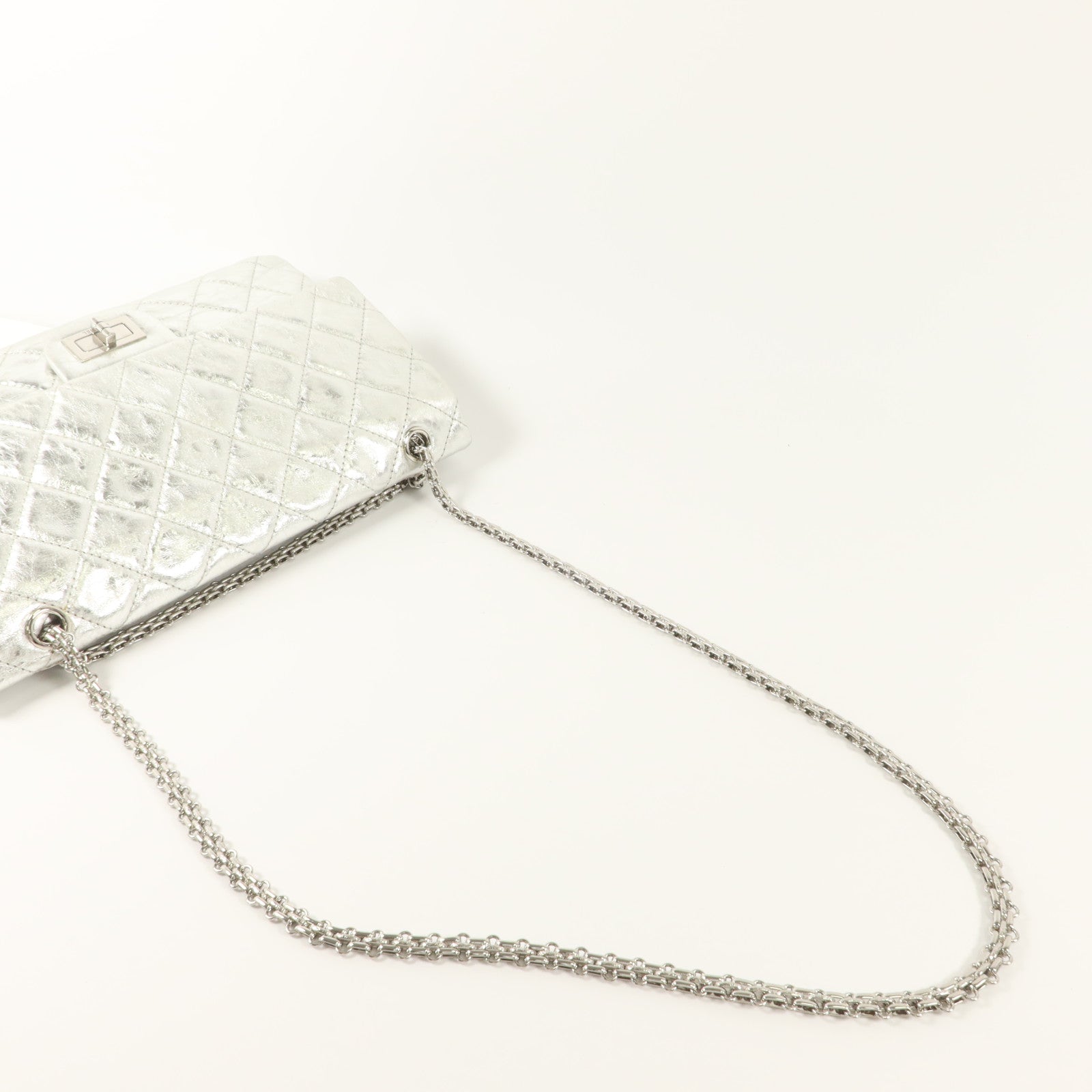 CHANEL 牛皮皮革Maxi Classic鏈帶肩背袋