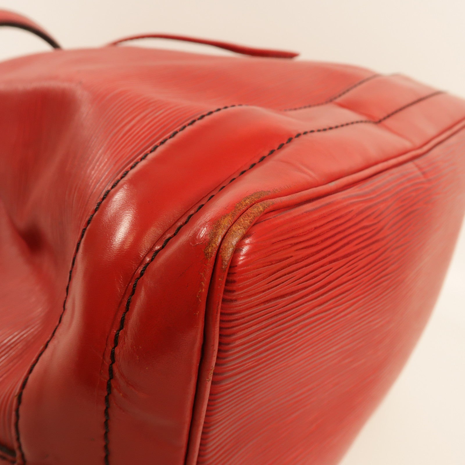 LOUIS VUITTON Epi Noe金扣肩背袋