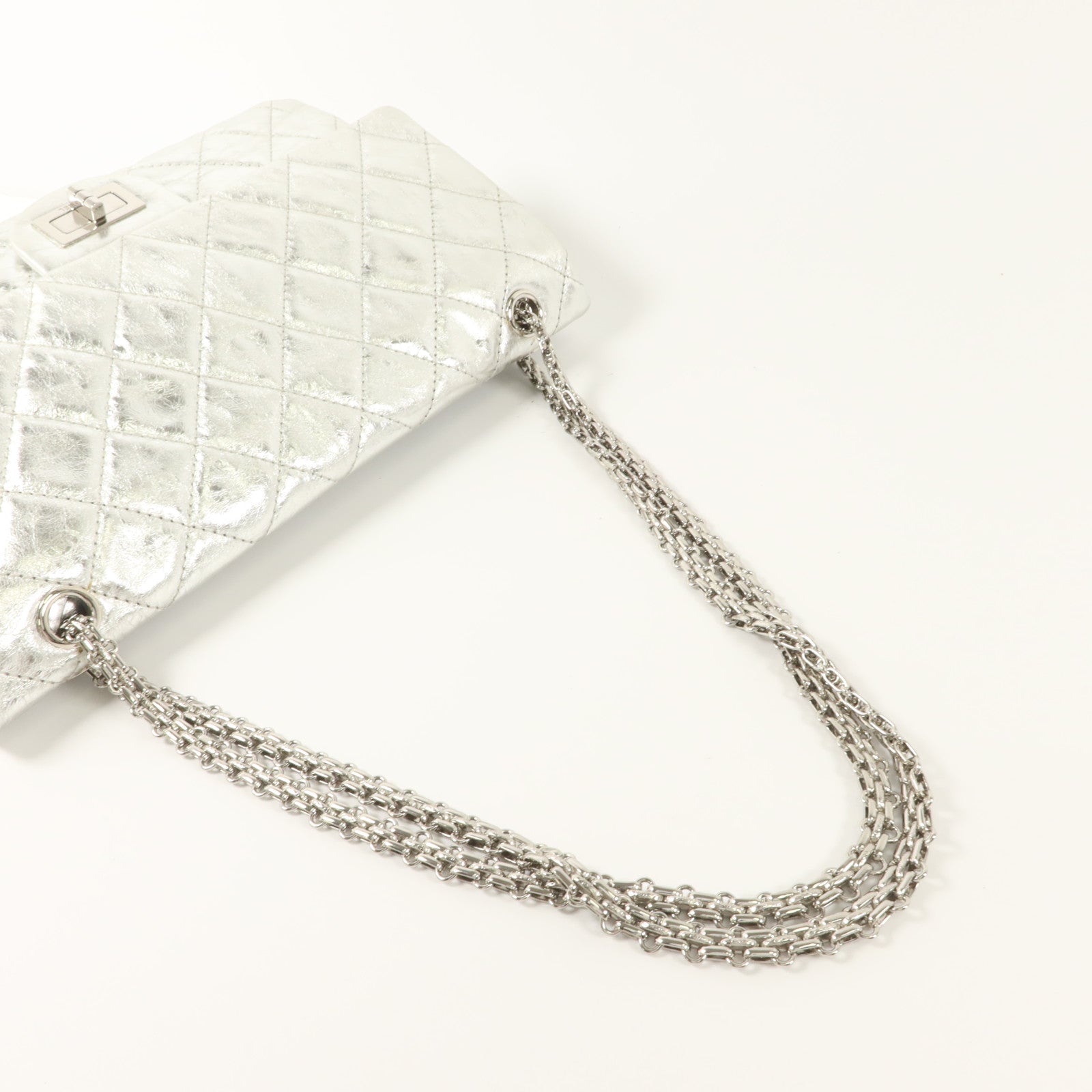 CHANEL 牛皮皮革Maxi Classic鏈帶肩背袋