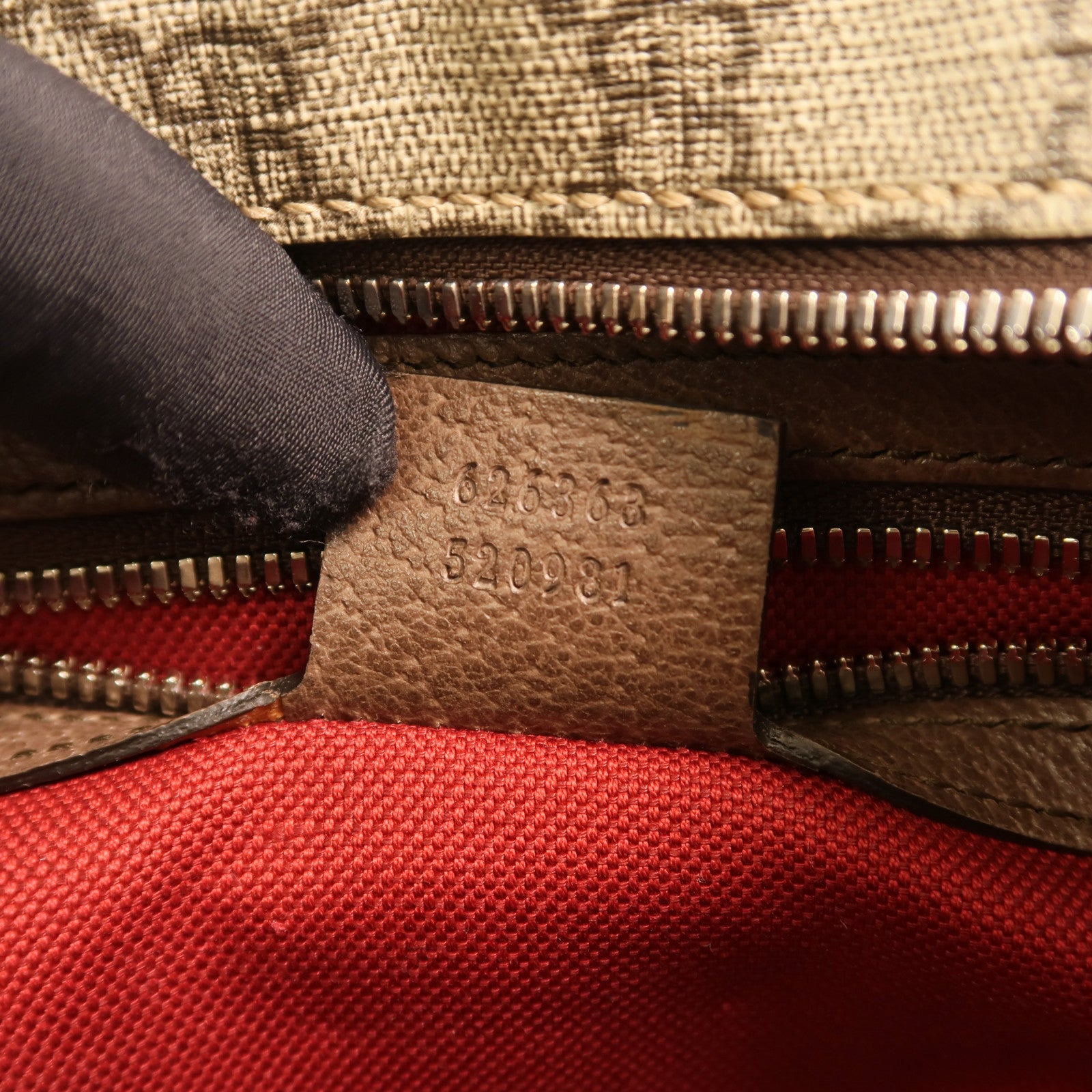 GUCCI 塗層帆布Shoulder Bag銀扣肩背袋