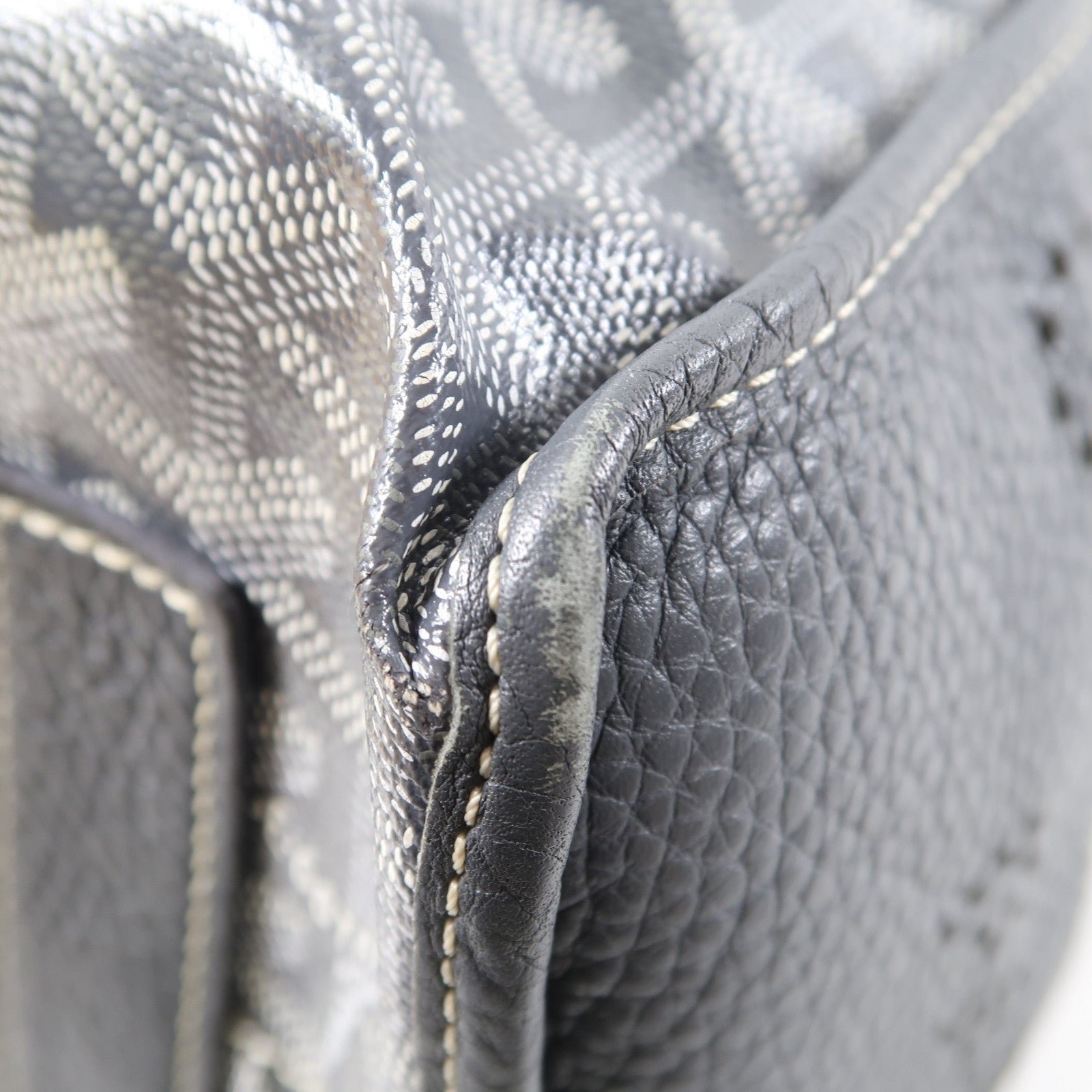GOYARD 塗層帆布Sac Hardy PM銀扣手挽袋灰色