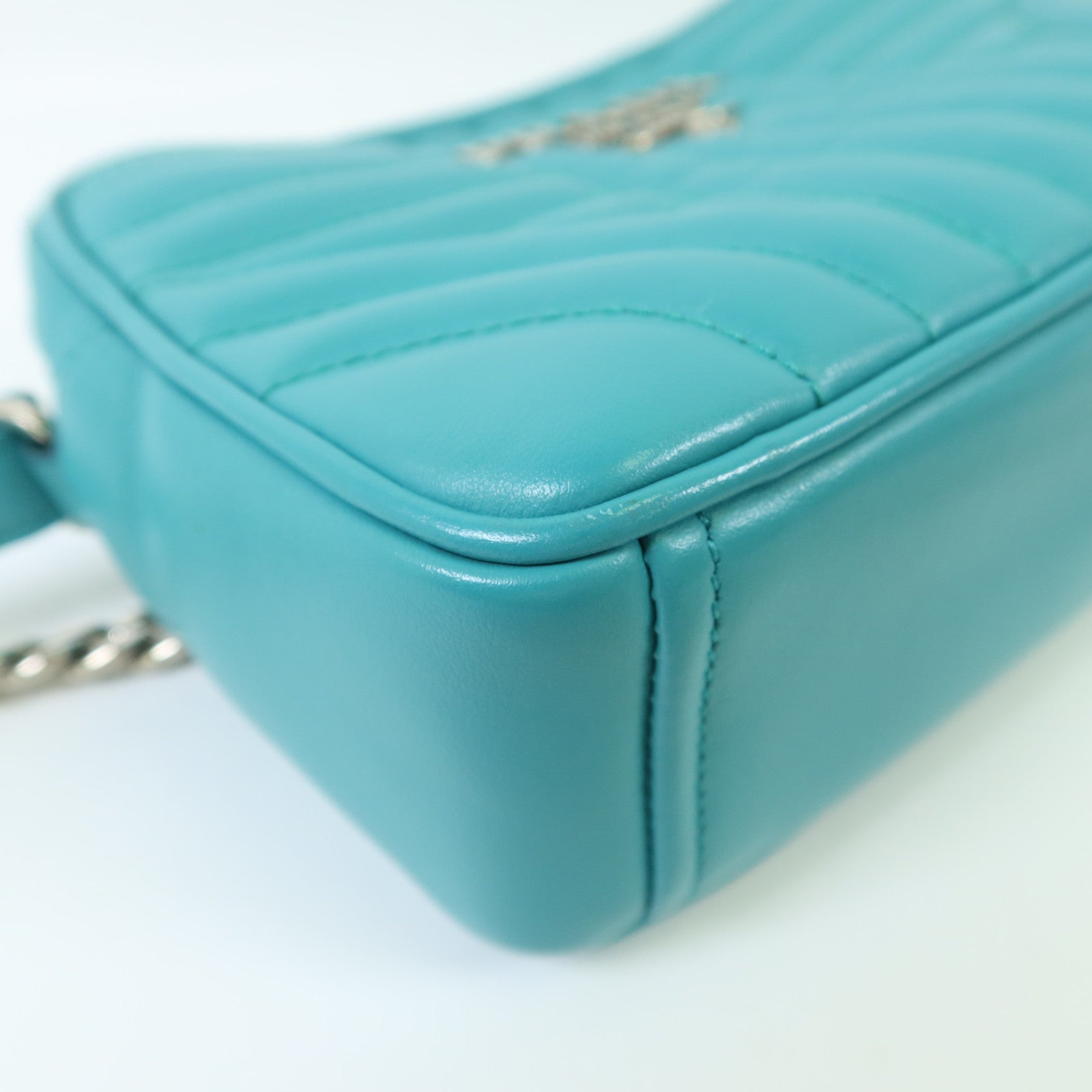 PRADA 牛皮皮革Camera Bag銀扣鏈帶肩背袋
