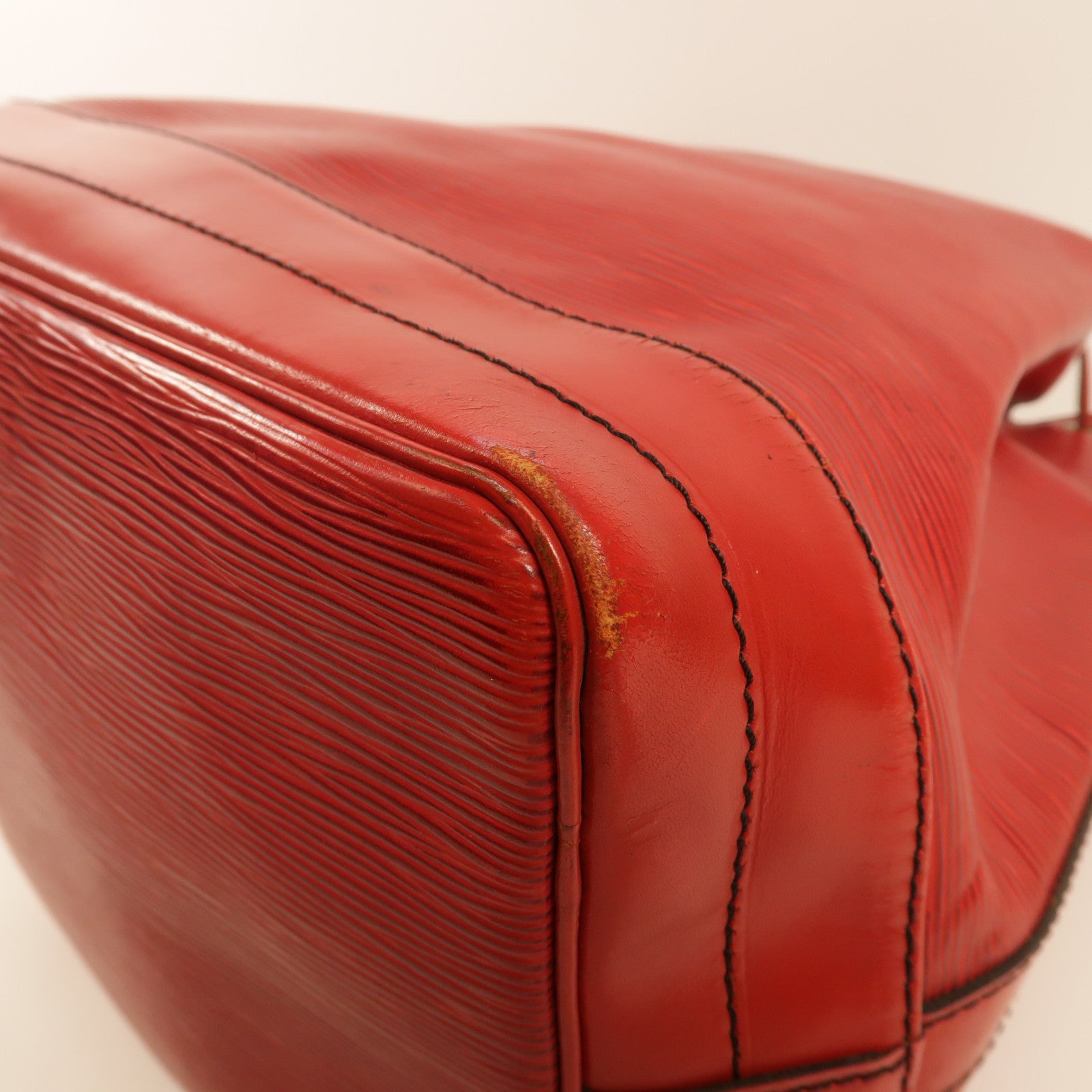 LOUIS VUITTON Epi Noe金扣肩背袋