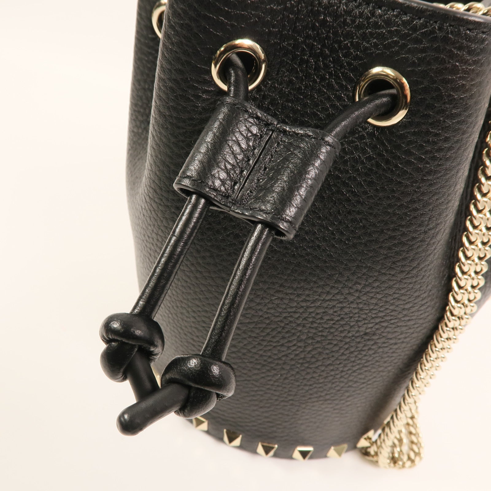 Valentino 【激減優惠】牛皮皮革Chain Bucket Bag金扣鏈帶肩背袋