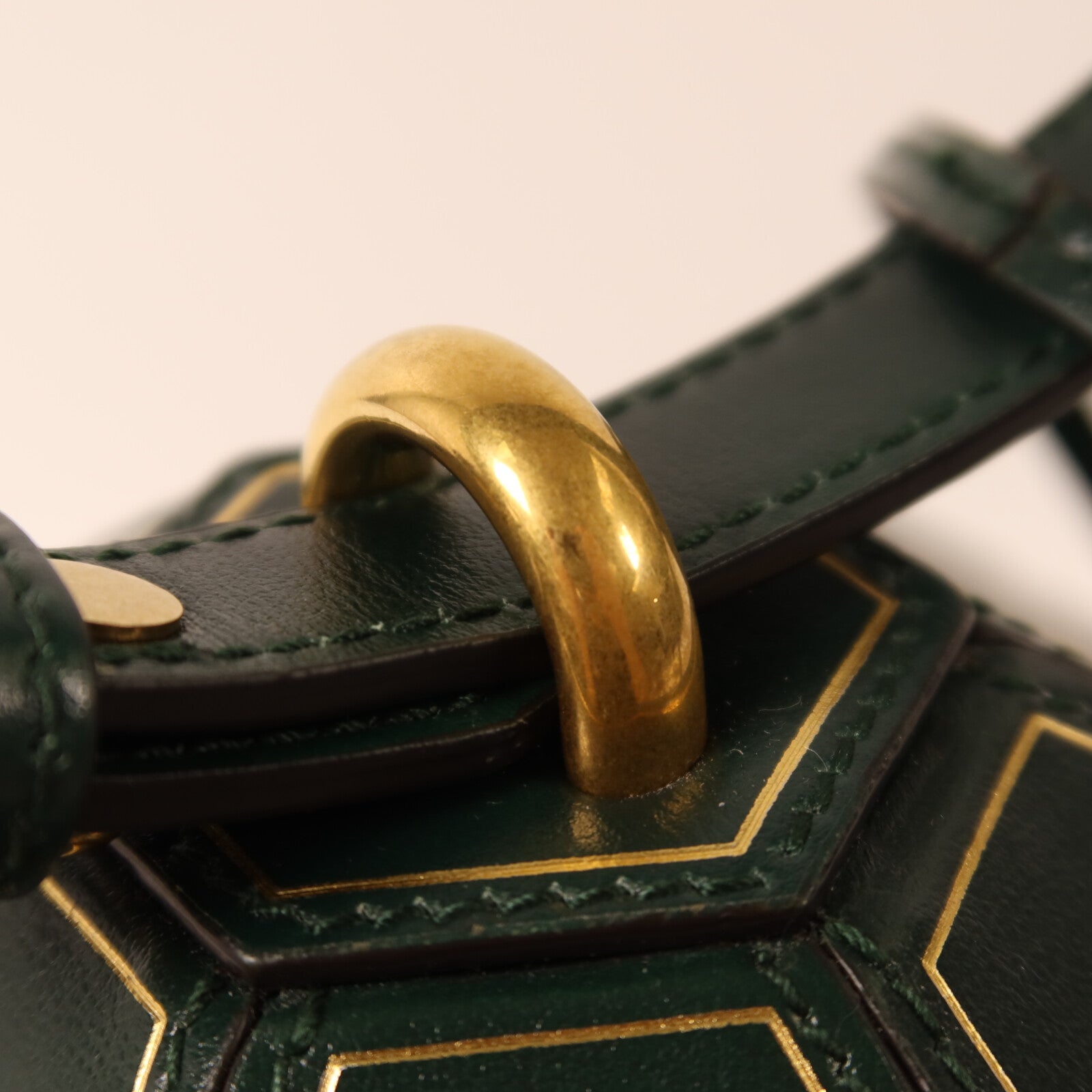 GUCCI 牛皮皮革Mini Geometric Clutch手拿包