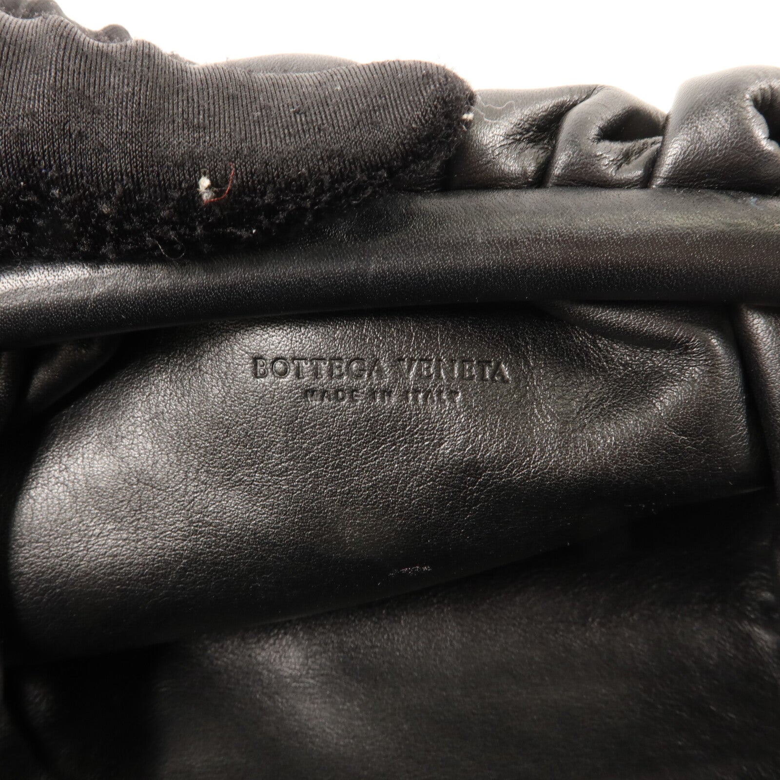 BOTTEGA VENETA 羊皮皮革The Mini Pouch肩背袋