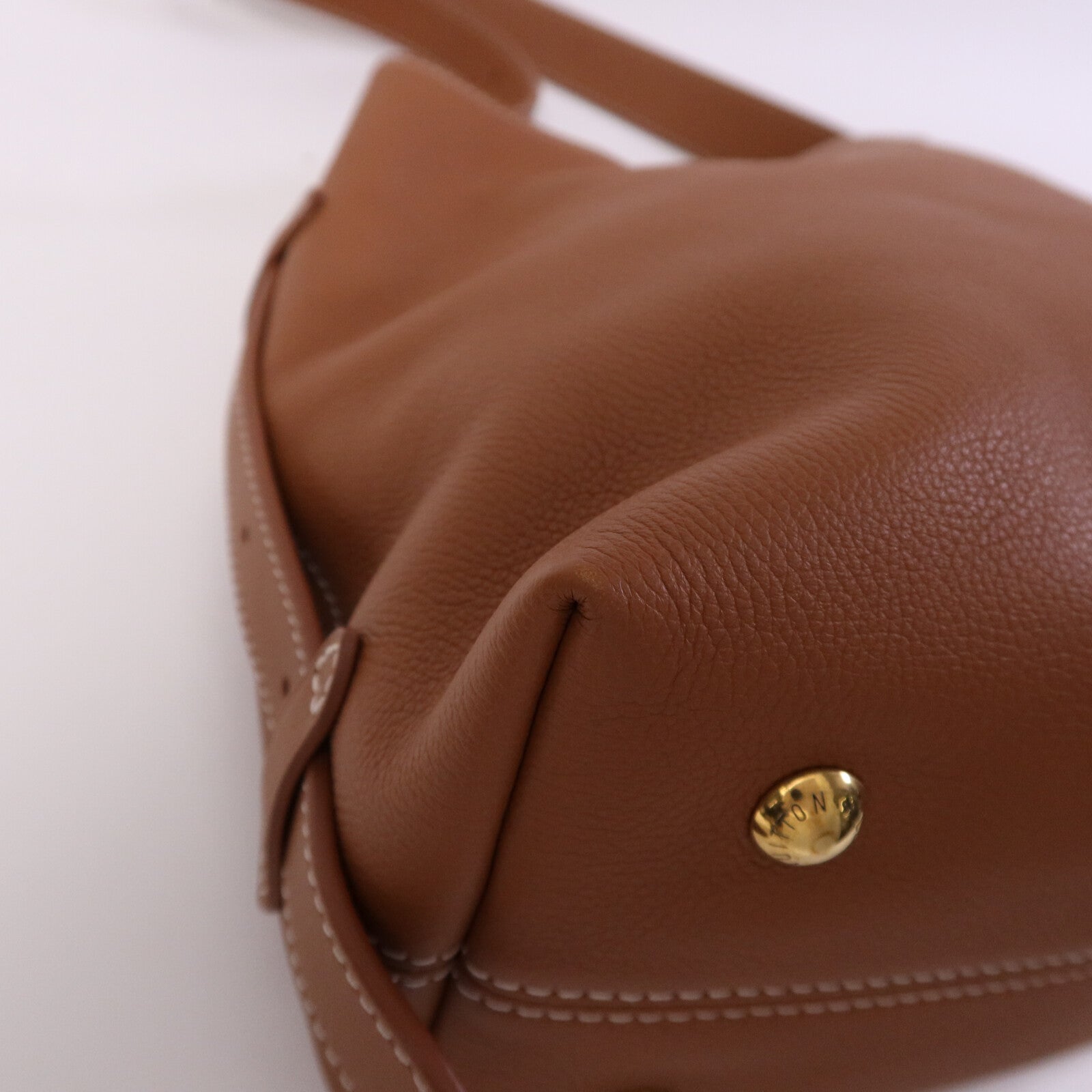 LOUIS VUITTON 牛皮皮革Low Key Hobo PM金扣肩背袋