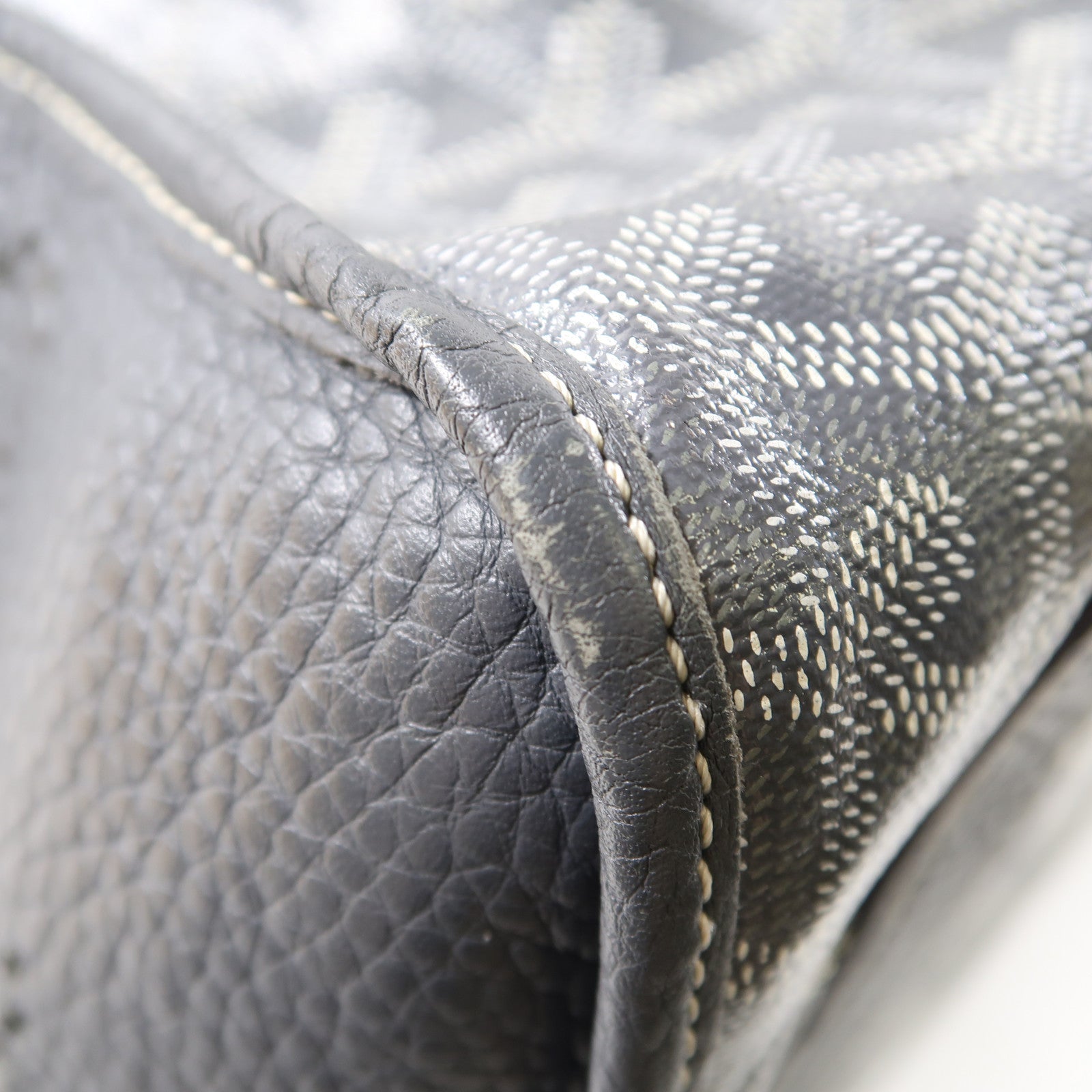 GOYARD 塗層帆布Sac Hardy PM銀扣手挽袋灰色