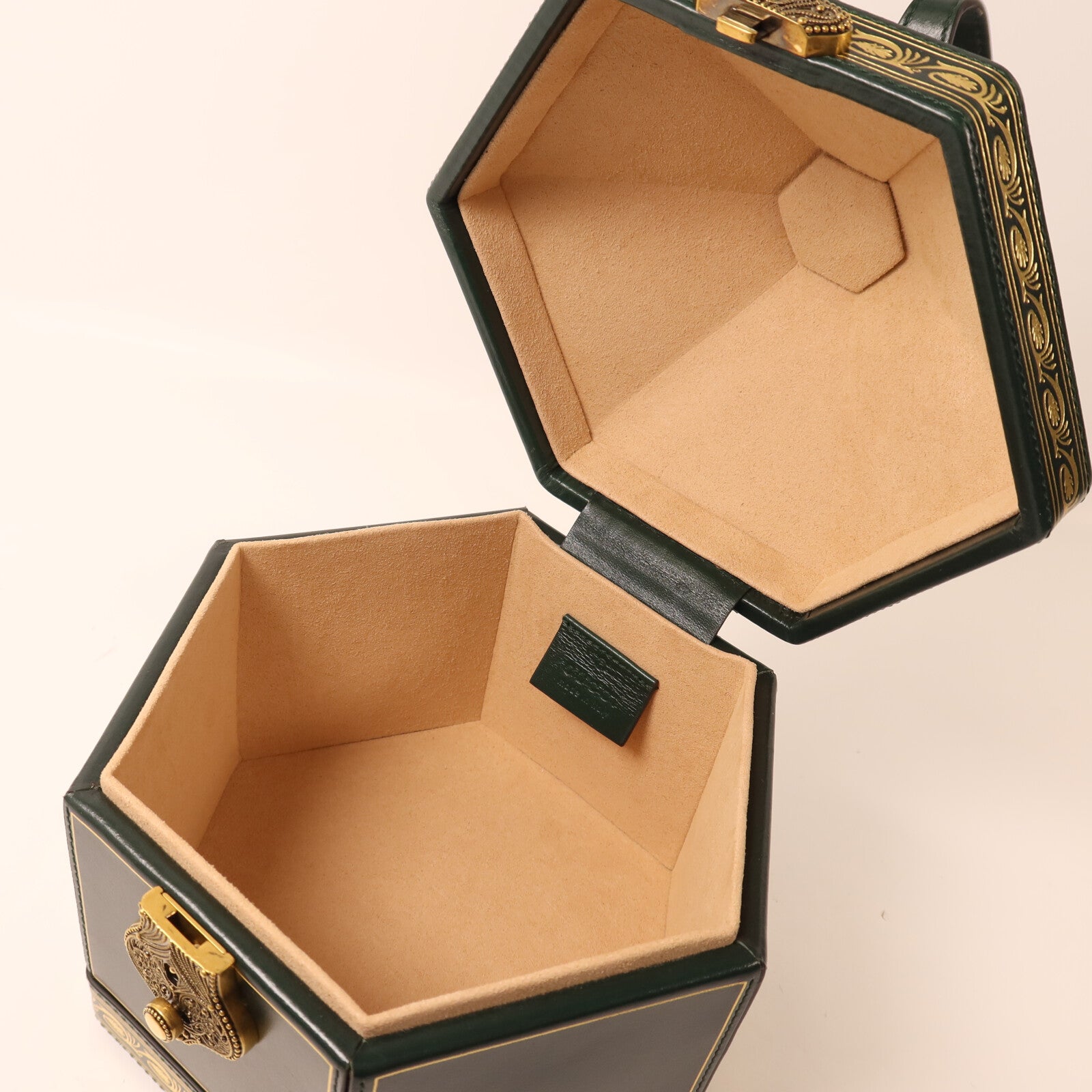 GUCCI 牛皮皮革Mini Geometric Clutch手拿包