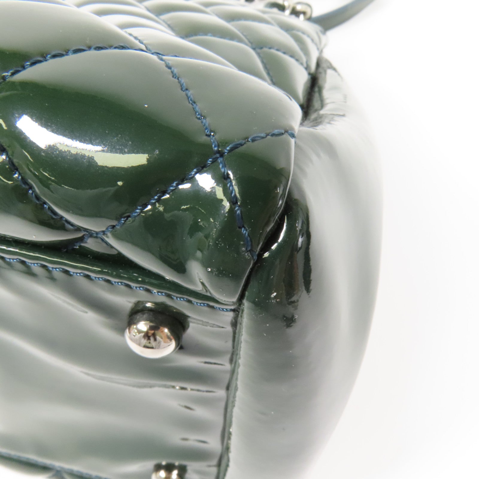 CHANEL 漆皮皮革Shoulder Bag銀扣肩背袋