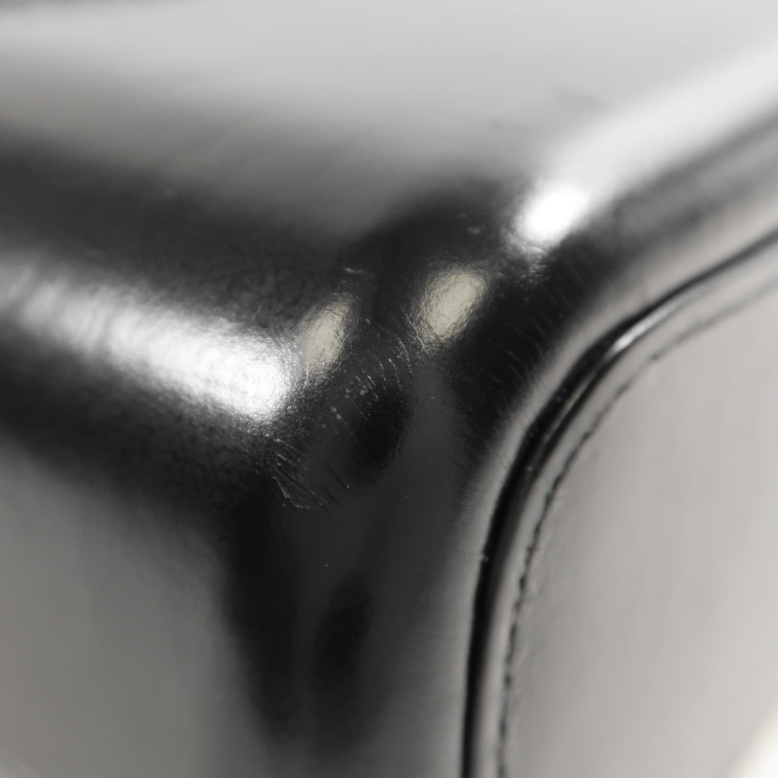 CHANEL 牛皮皮革Gabrielle Medium鏈帶肩背袋