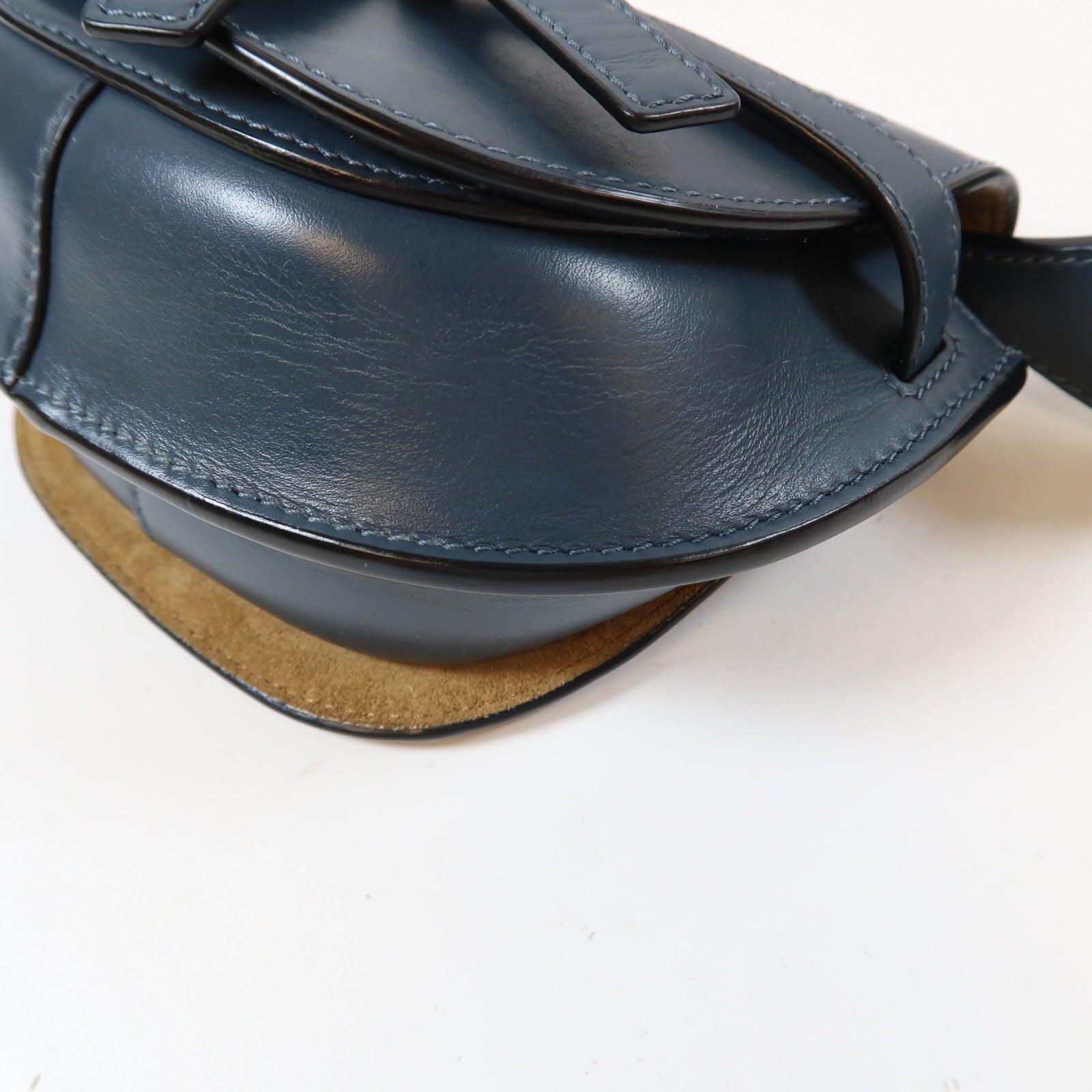 LOEWE 牛皮皮革Mini Gate金扣肩背袋深藍色